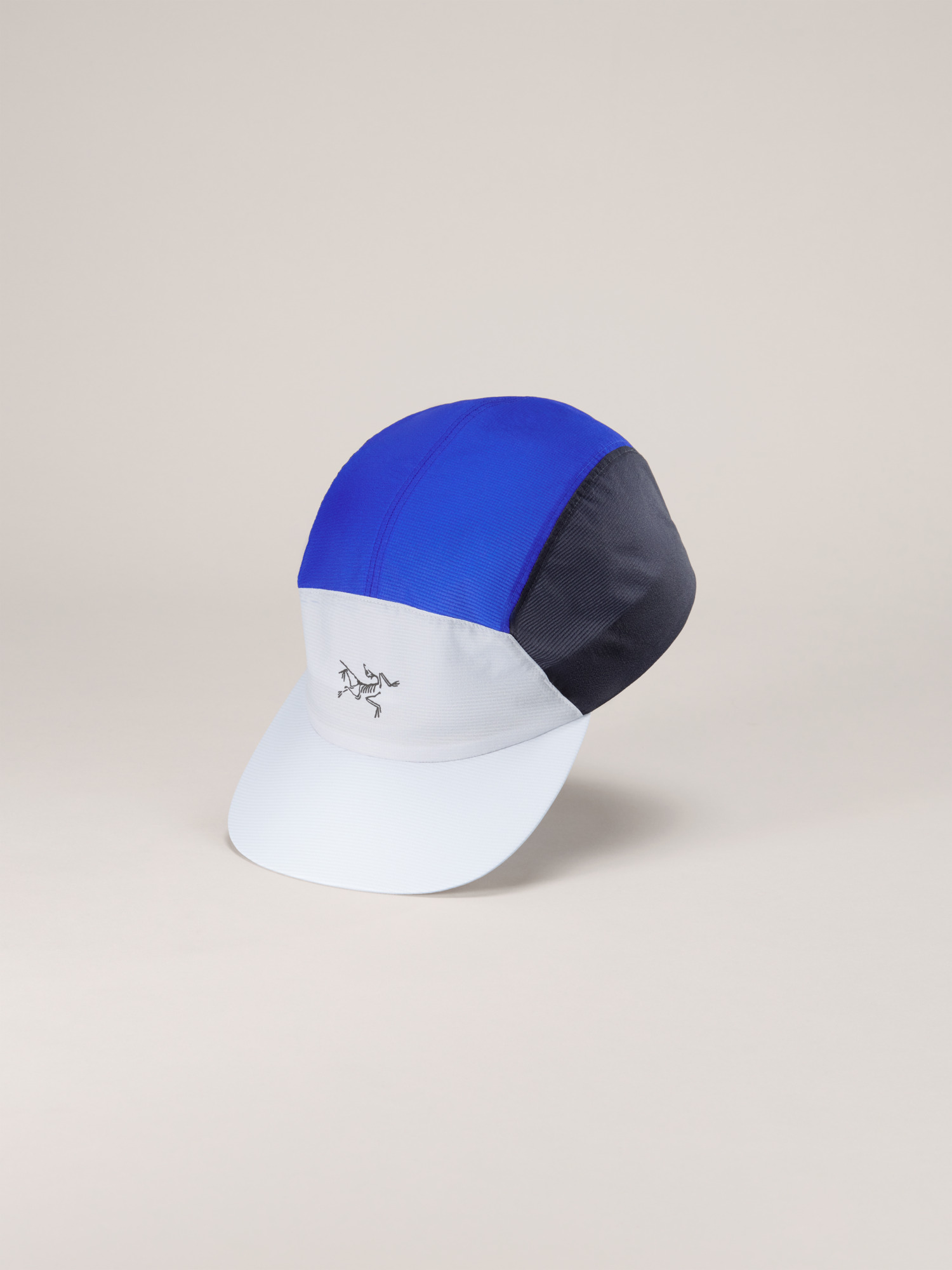 Product Image https://product.arcteryx.co.kr/images/products/683932/S24_X000007771_details_Norvan_Regular_Brim_Hat_Solitude_Multi_Front.jpg