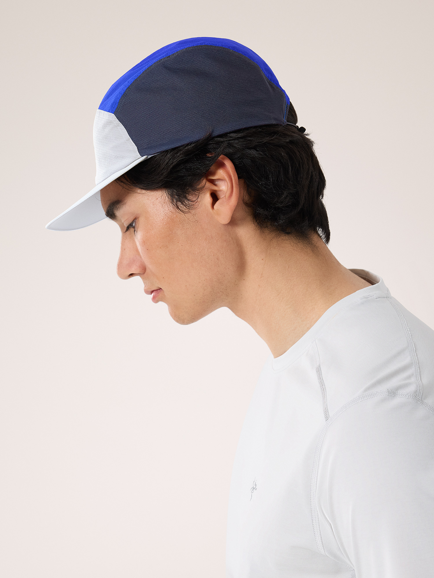 Product Image https://product.arcteryx.co.kr/images/products/683932/S24_X000007771_details_Norvan_Regular_Brim_Hat_Solitude_Multi_Hover.jpg