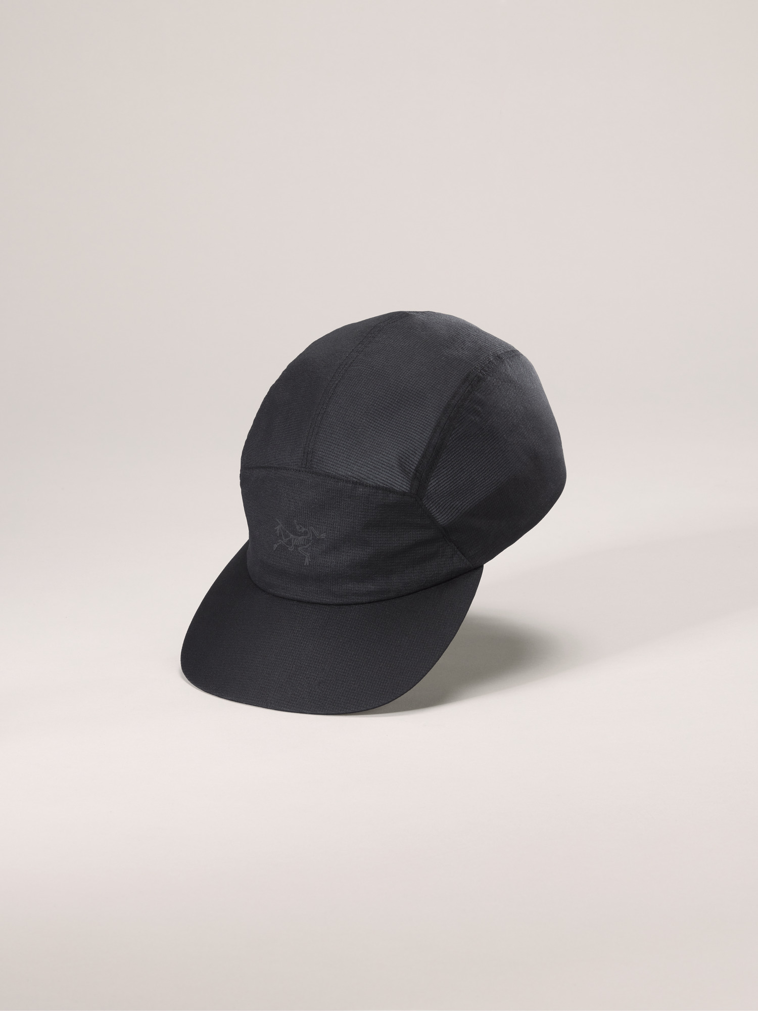 Product Image https://product.arcteryx.co.kr/images/products/684488/F24_X000007771_details_Norvan_Regular_Brim_Hat_Black_Front.jpg