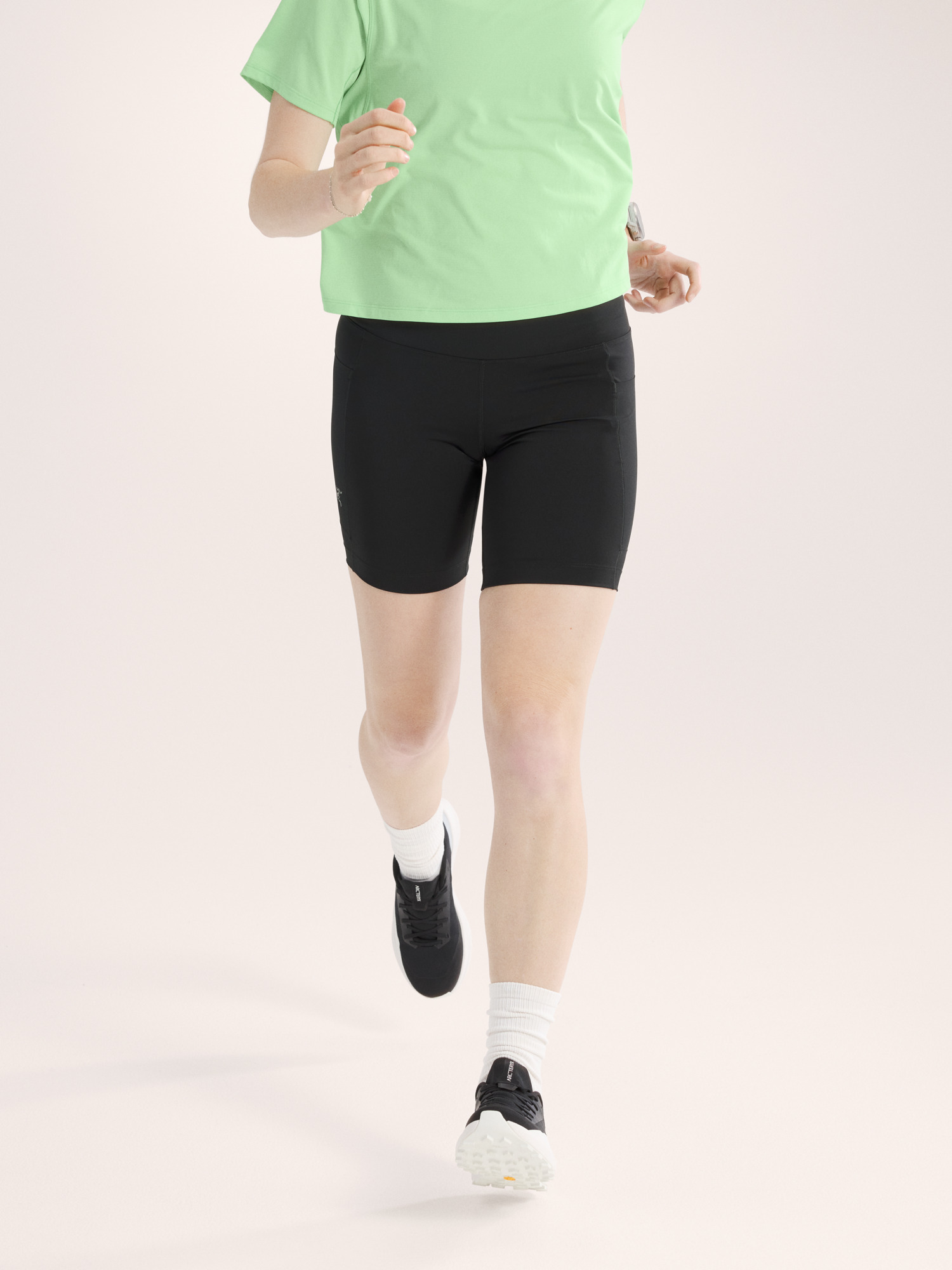 엣센트 하이라이즈 유틸리티 쇼츠 8" 여성