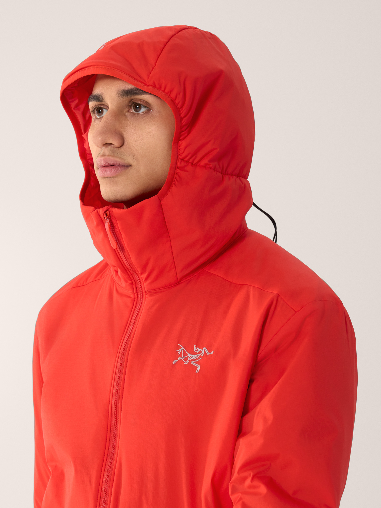 Product Image https://product.arcteryx.co.kr/images/products/685754/F25_X000009556_details_Atom_Hoody_Dynasty_Hood_Up.jpg