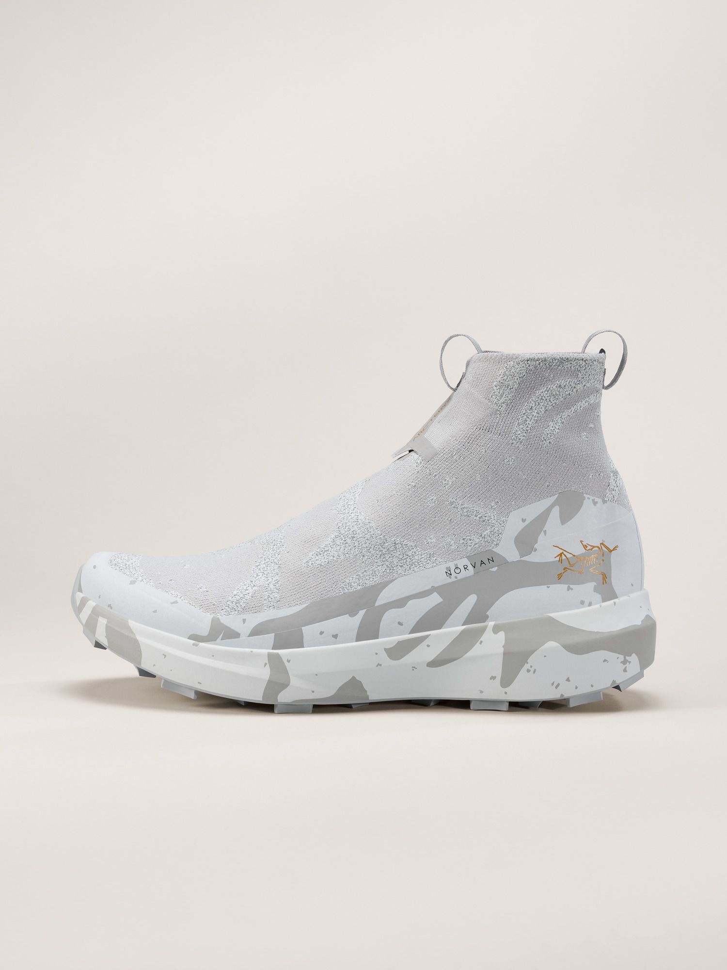 노반 4 니발리스 그로토 남성