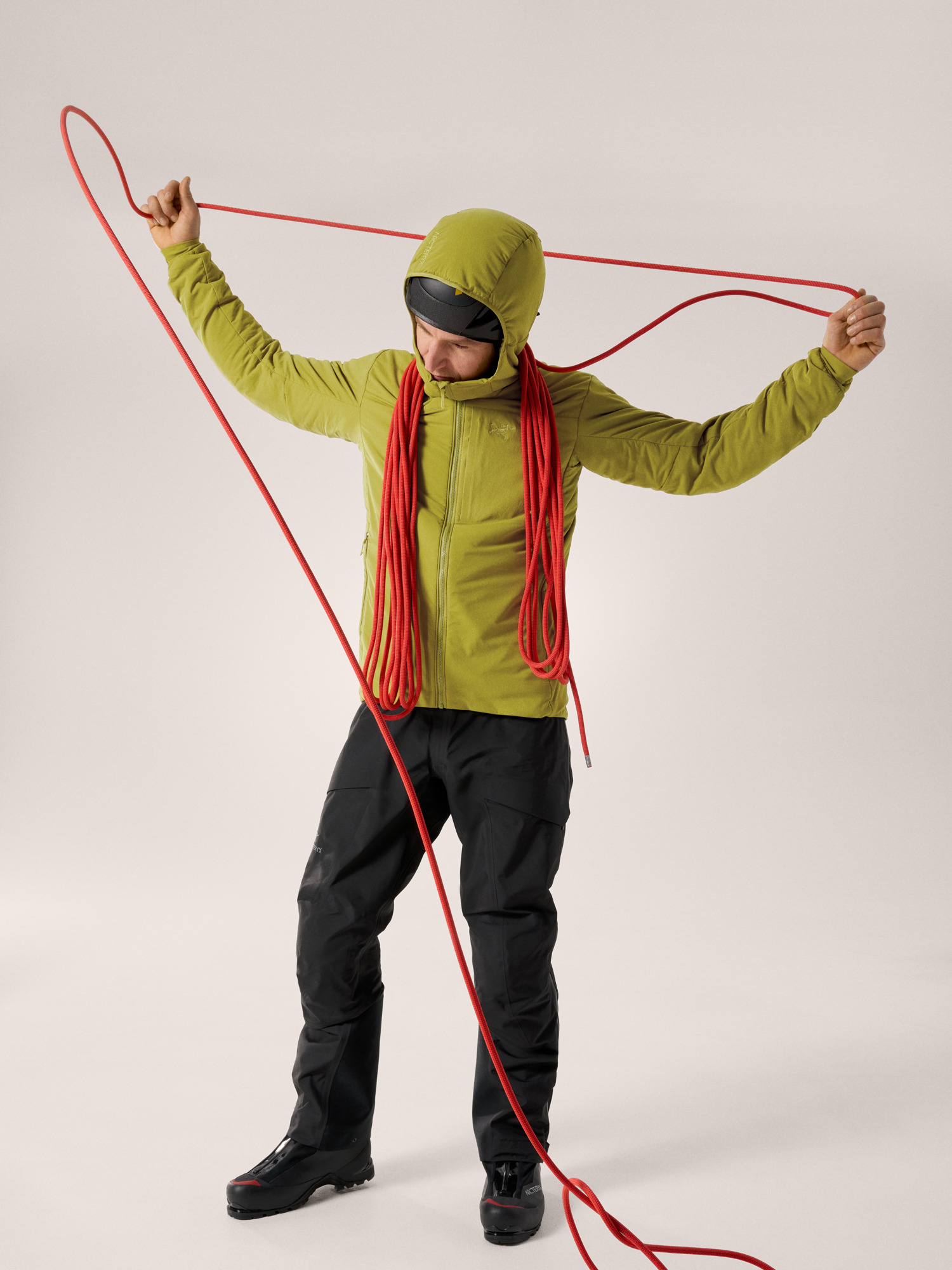 Product Image https://product.arcteryx.co.kr/images/products/685904/F25_X000008436_details_Proton_Hoody_Olive_Moss_Full_Body.jpg