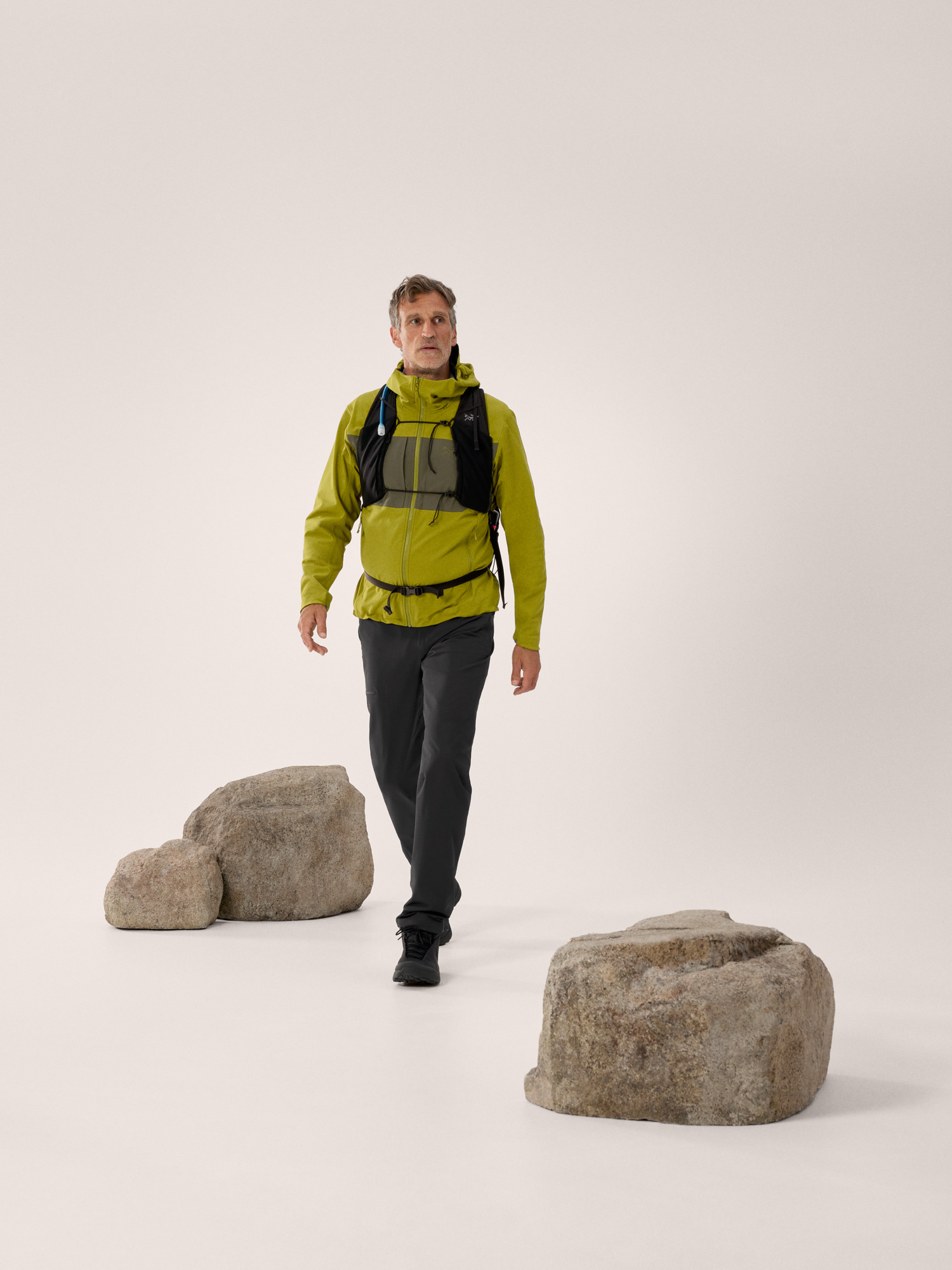 Product Image https://product.arcteryx.co.kr/images/products/685906/F25_X000008485_details_Gamma_MX_Hoody_Olive_Moss_Tatsu_Full_Body.jpg