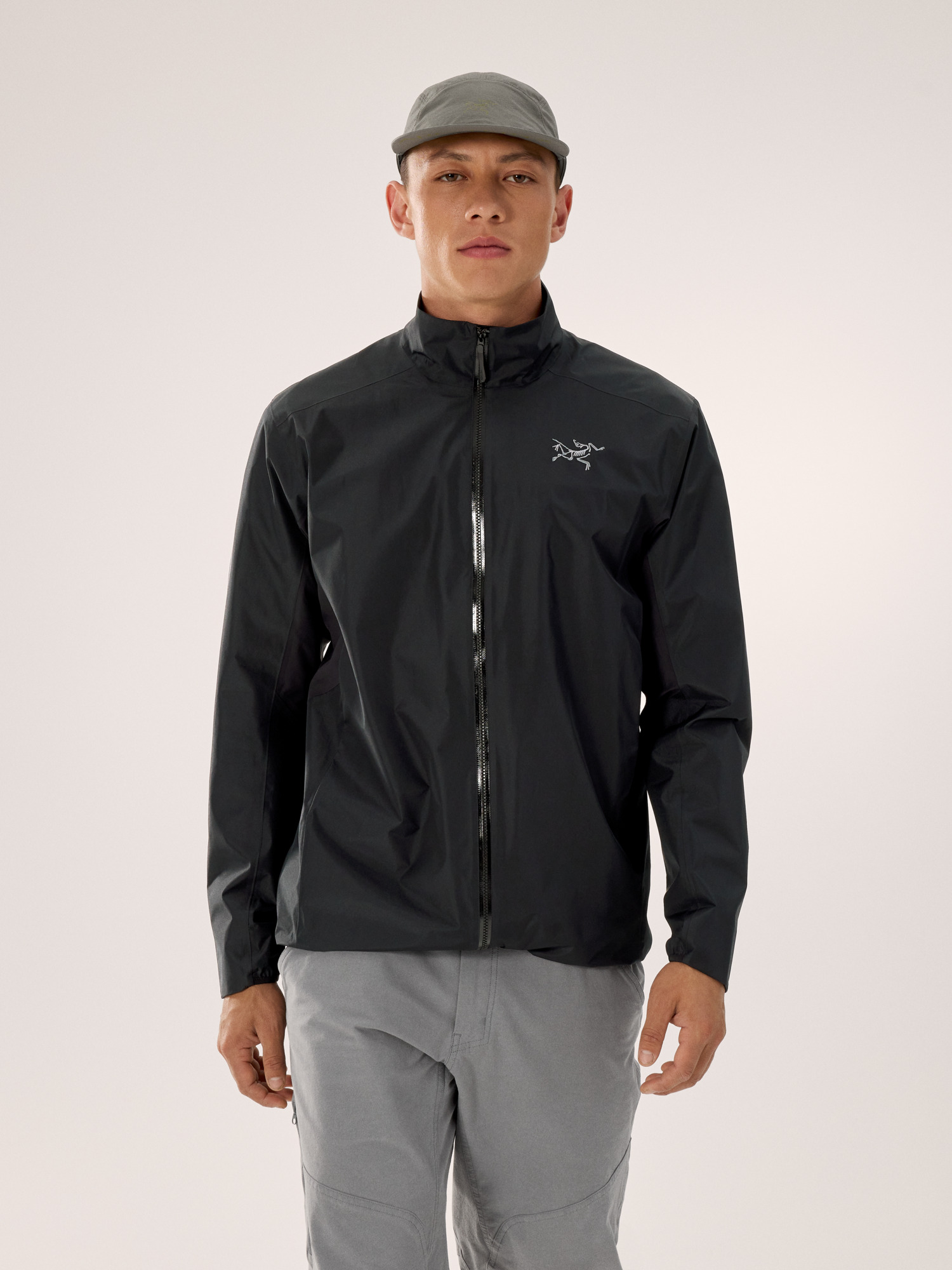 Product Image https://product.arcteryx.co.kr/images/products/685914/F25_X000009650_details_Solano_Jacket_Black_Front_View.jpg