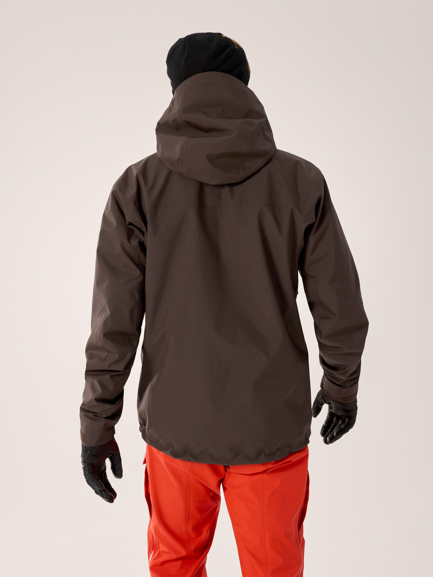 Product Image https://product.arcteryx.co.kr/images/products/685929/F25_X000009989_details_Alpha_SV_Jacket_Carob_Blk_Dynasty_Back_View.jpg