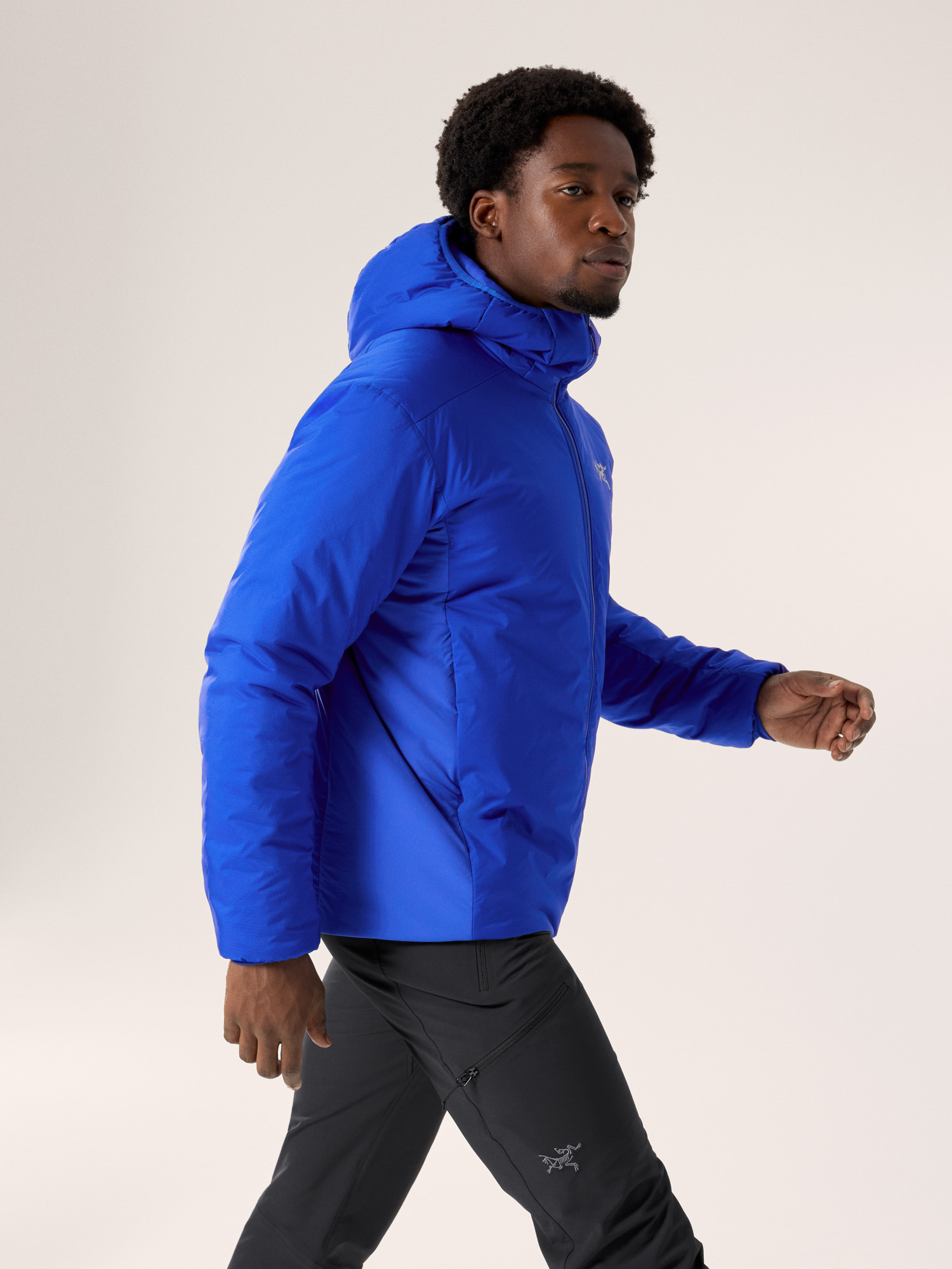Product Image https://product.arcteryx.co.kr/images/products/685931/F25_X000009902_details_Atom_SV_Hoody_Vitality_Side_View.jpg