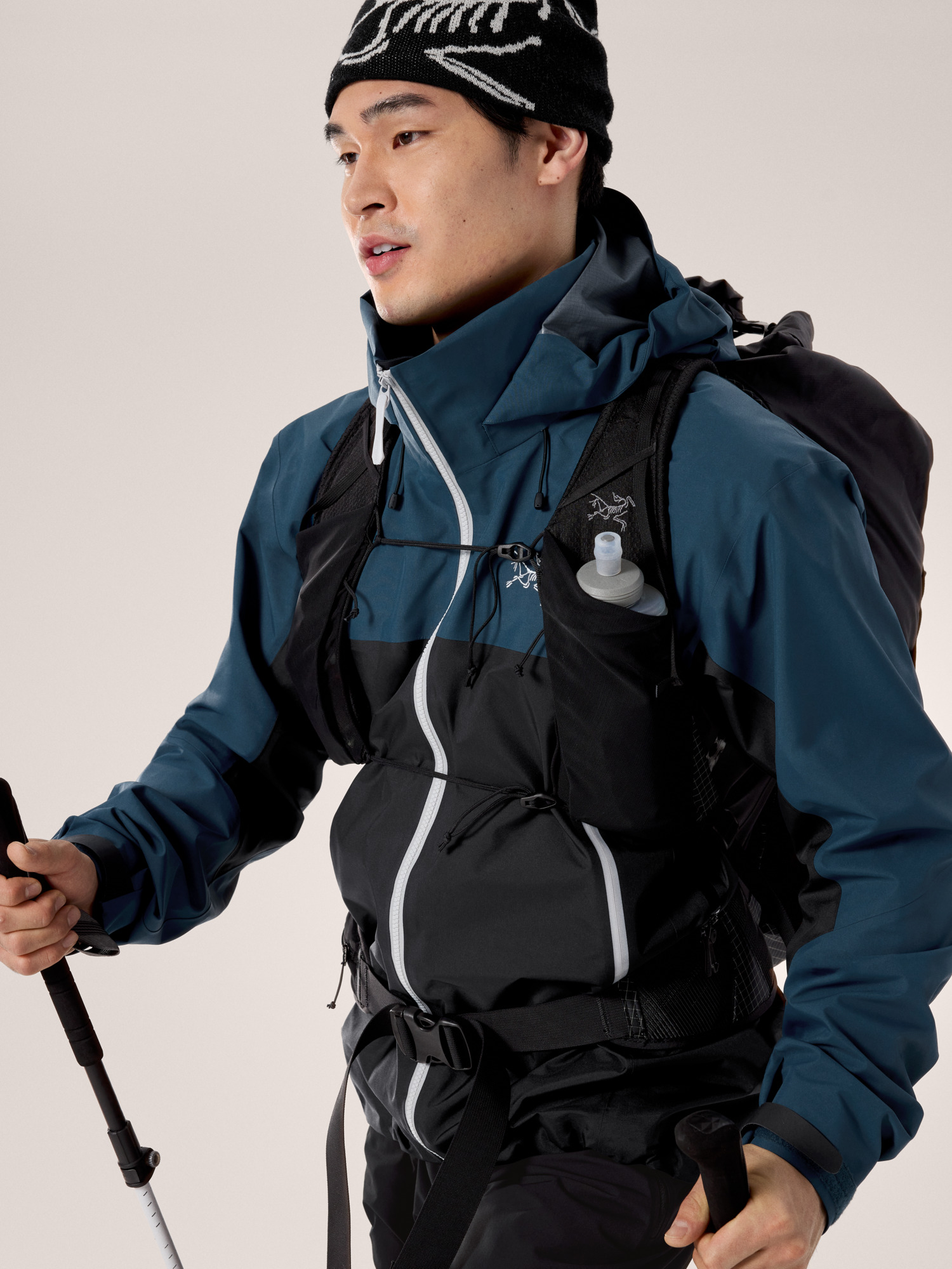Product Image https://product.arcteryx.co.kr/images/products/685933/F25_X000009906_details_Beta_AR_Jacket_Lodestar_Hover.jpg