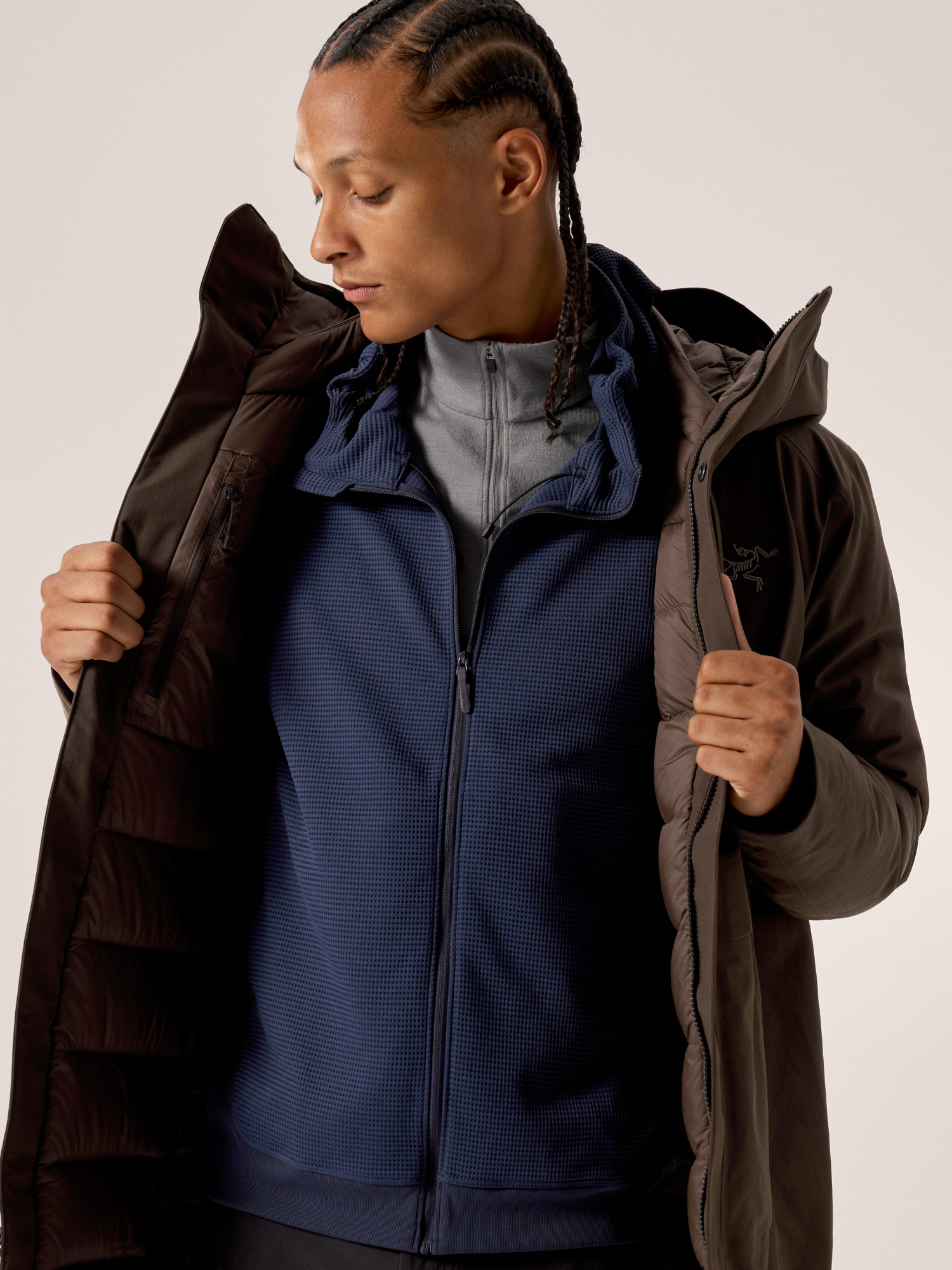 Product Image https://product.arcteryx.co.kr/images/products/685937/F25_X000009914_details_Therme_Down_Parka_Carob_Hover.jpg