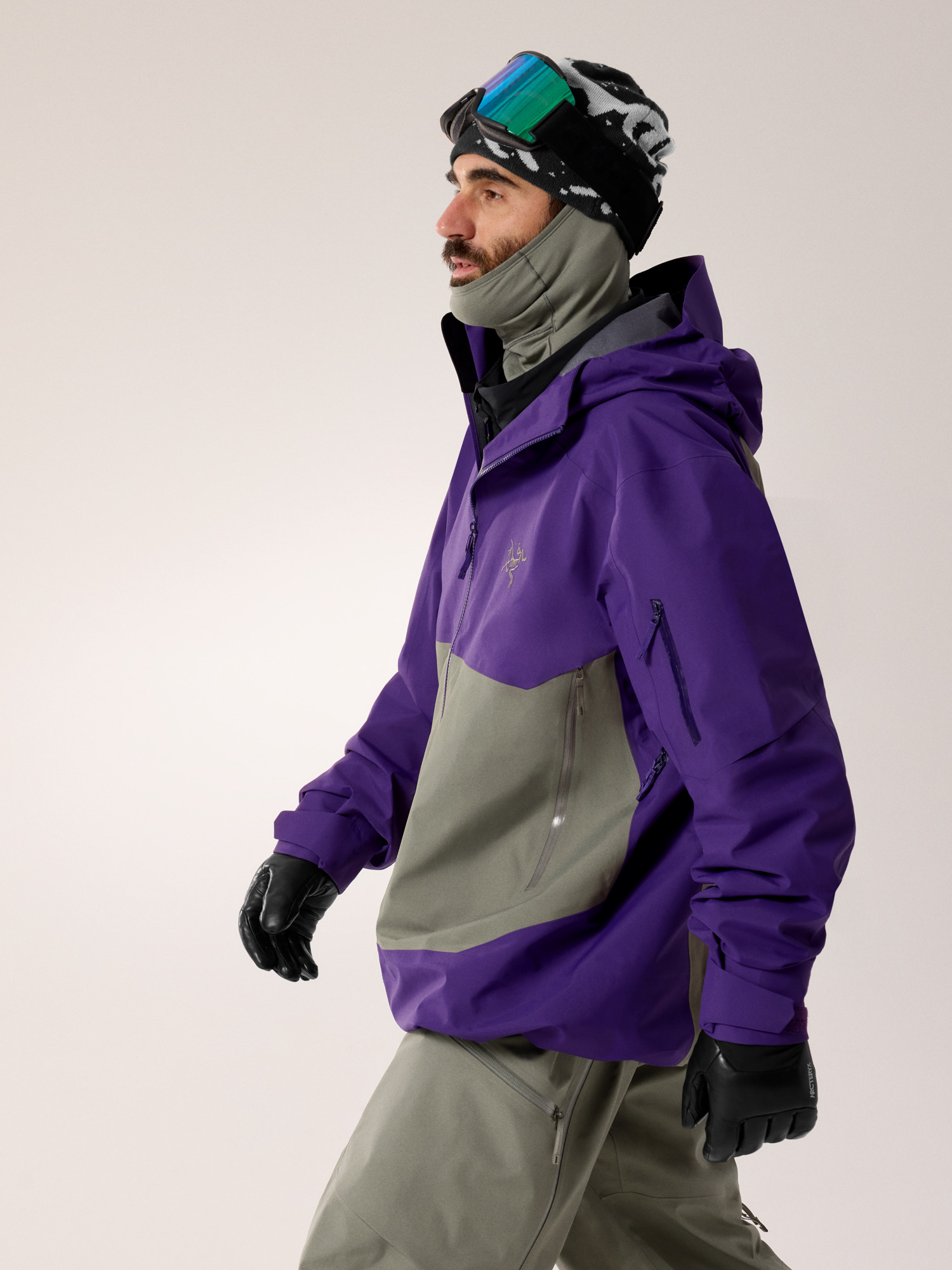 Product Image https://product.arcteryx.co.kr/images/products/685952/F25_X000010536_details_Sabre_Jacket_Azalea_Forage_Side_View.jpg