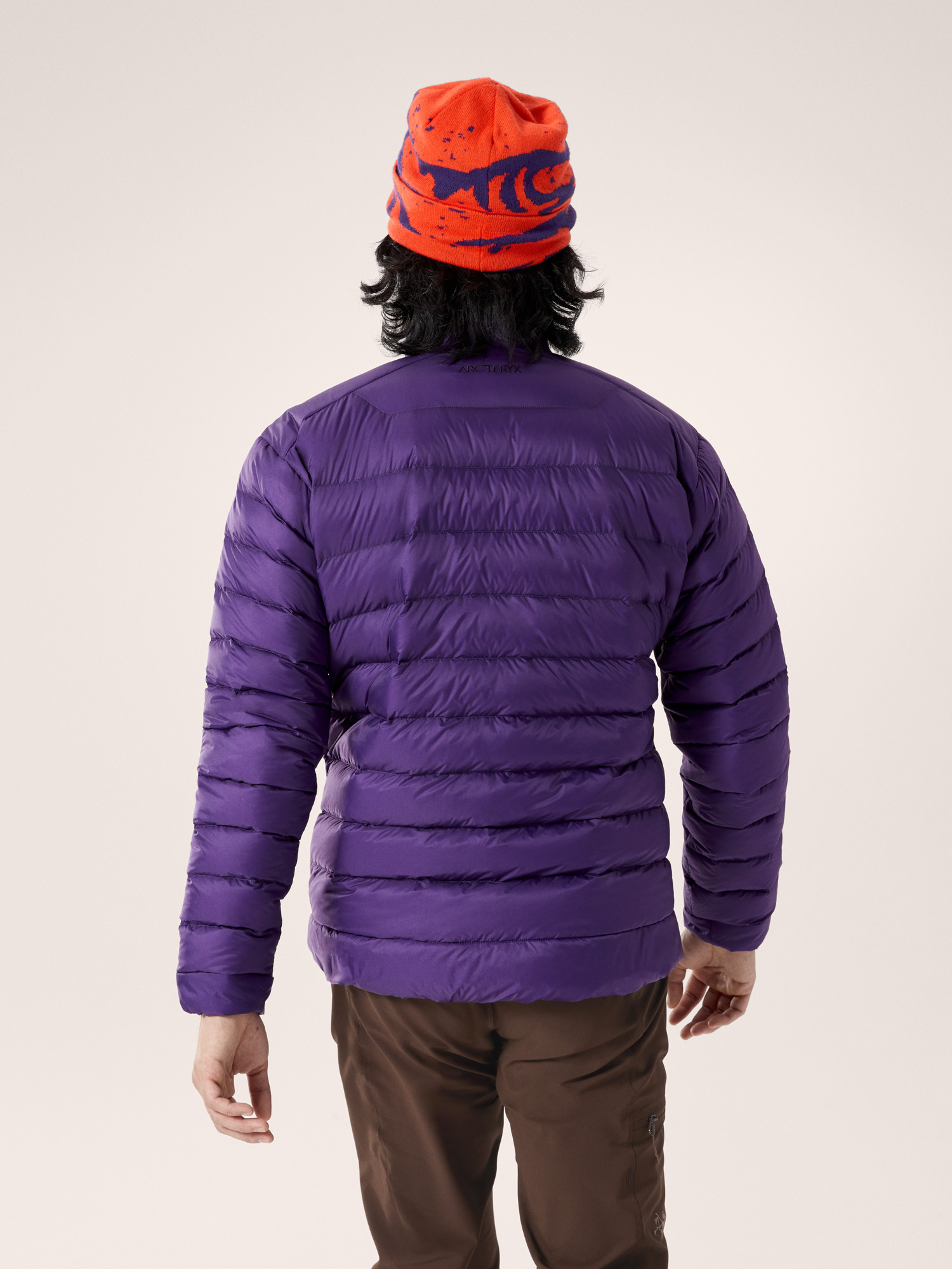 Product Image https://product.arcteryx.co.kr/images/products/685959/F25_X000010579_details_Cerium_Jacket_Azalea_Black_Back_View.jpg