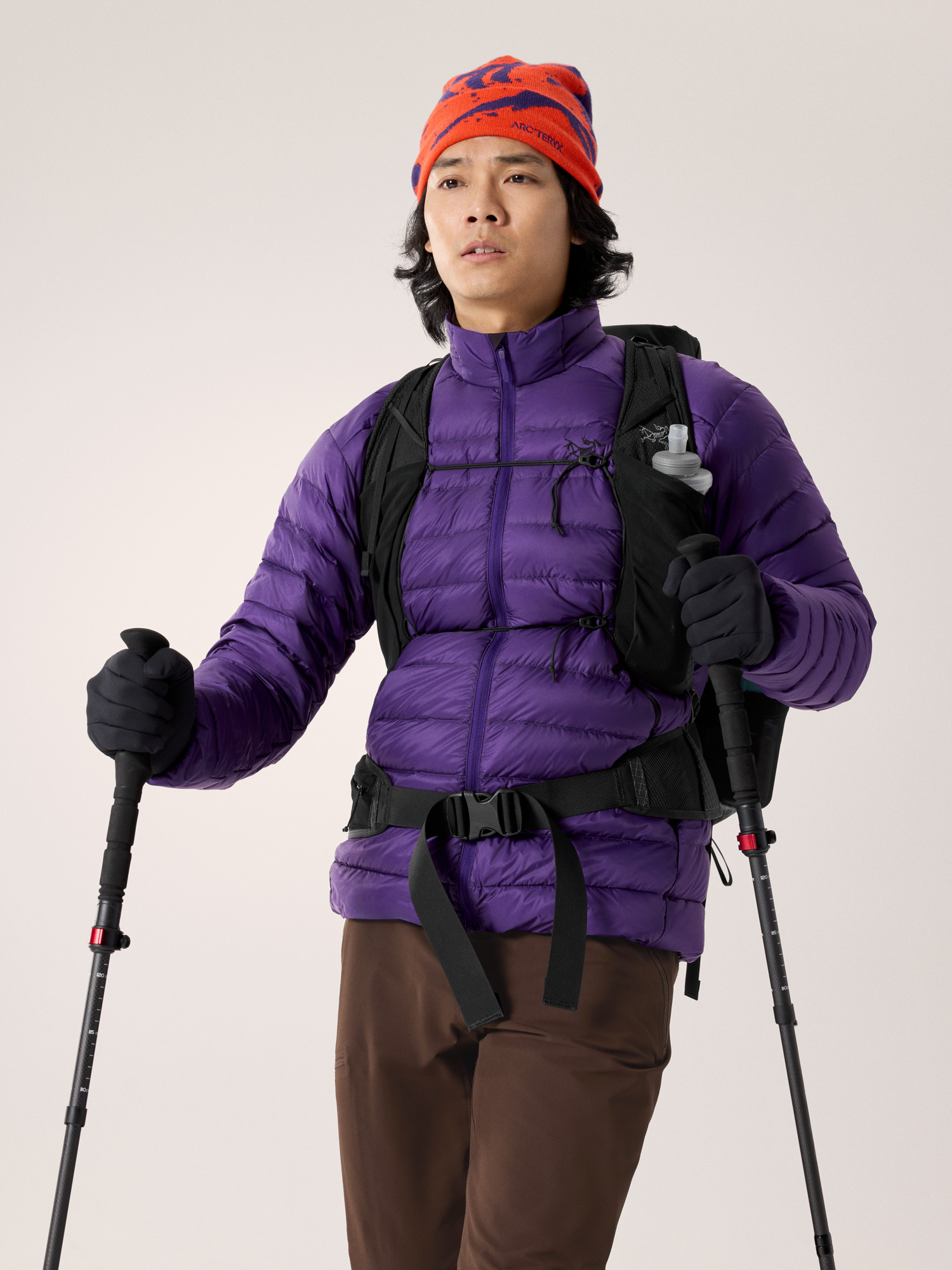 Product Image https://product.arcteryx.co.kr/images/products/685959/F25_X000010579_details_Cerium_Jacket_Azalea_Black_Hover.jpg