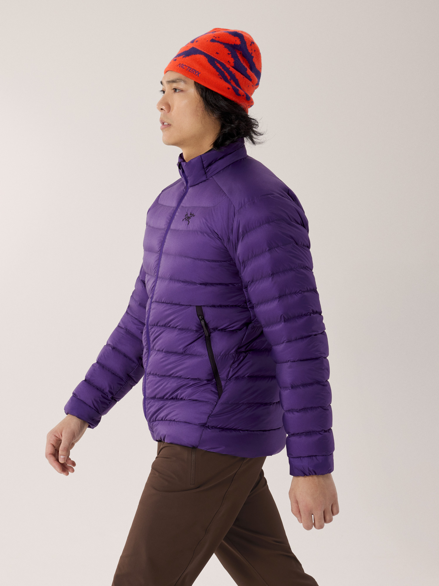 Product Image https://product.arcteryx.co.kr/images/products/685959/F25_X000010579_details_Cerium_Jacket_Azalea_Black_Side_View.jpg