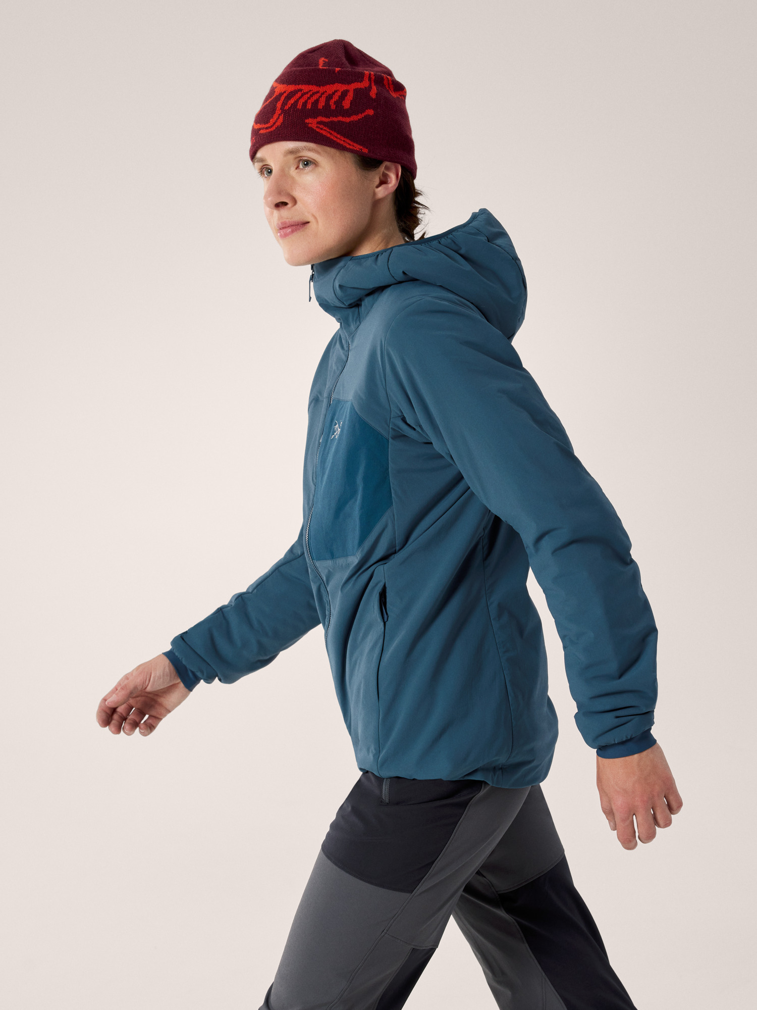 Product Image https://product.arcteryx.co.kr/images/products/685965/F25_X000009095_details_Proton_Hoody_Nightscape_Women_s_Side_View.jpg