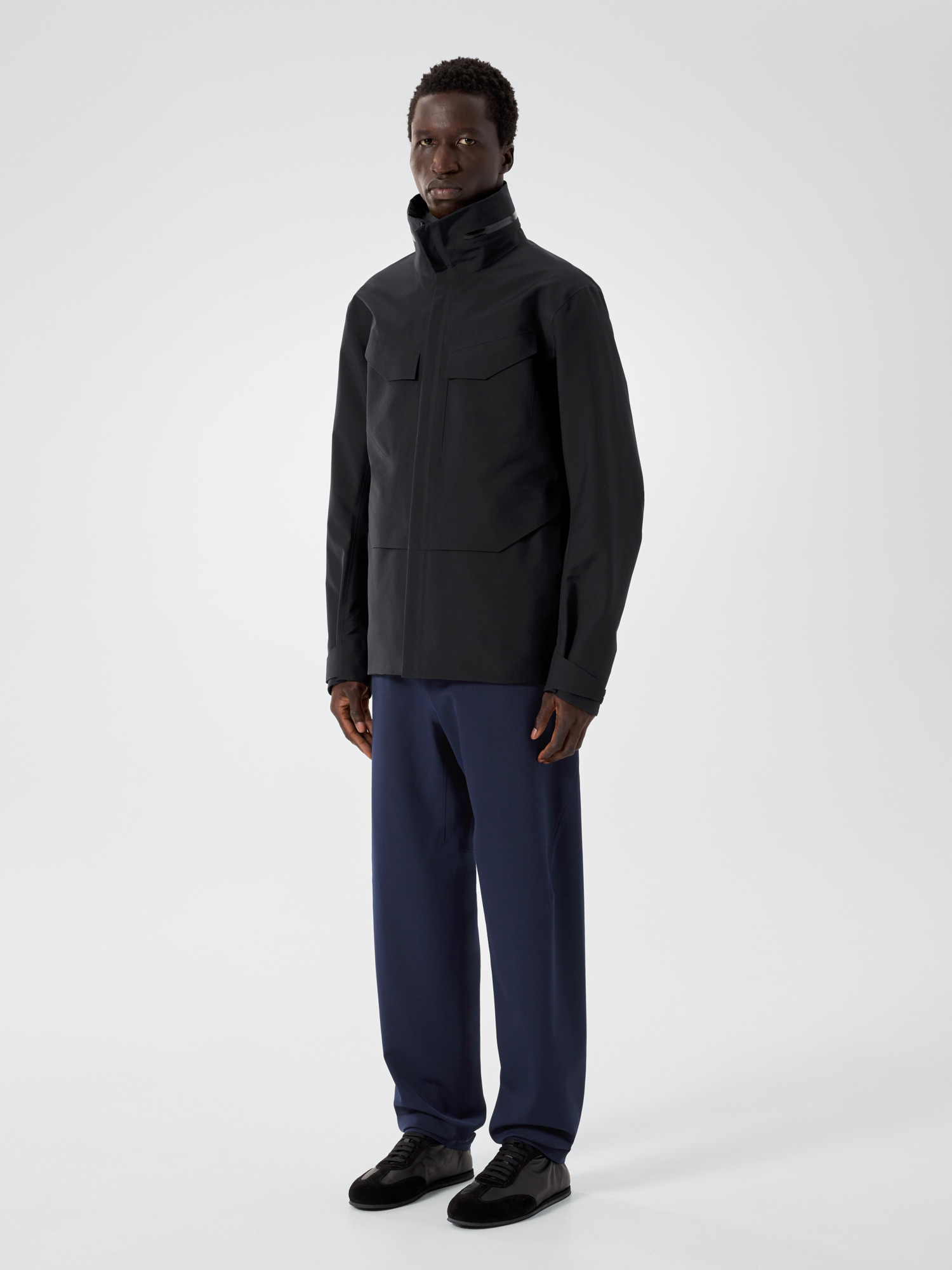 Product Image https://product.arcteryx.co.kr/images/products/686131/F25_X000009942_details_Field_Jacket_Black_3_4_Front_View.jpg