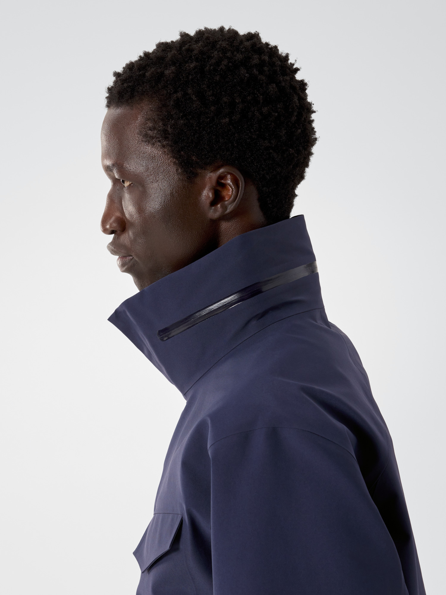 Product Image https://product.arcteryx.co.kr/images/products/686131/F25_X000009942_details_Field_Jacket_Passport_Hover.jpg