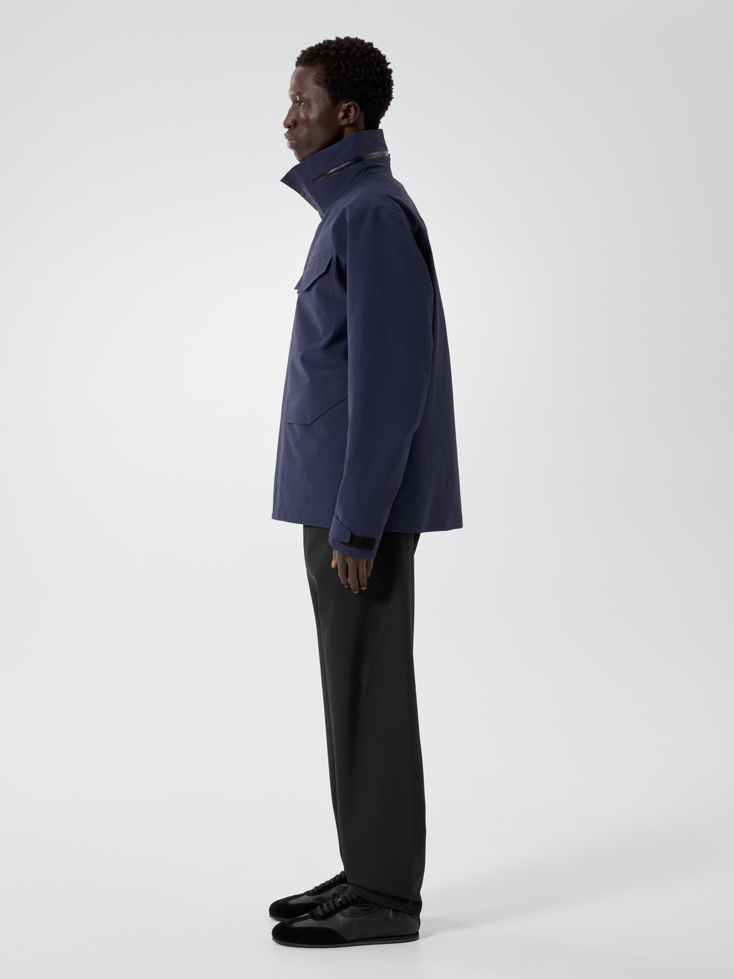 Product Image https://product.arcteryx.co.kr/images/products/686131/F25_X000009942_details_Field_Jacket_Passport_Side_View.jpg