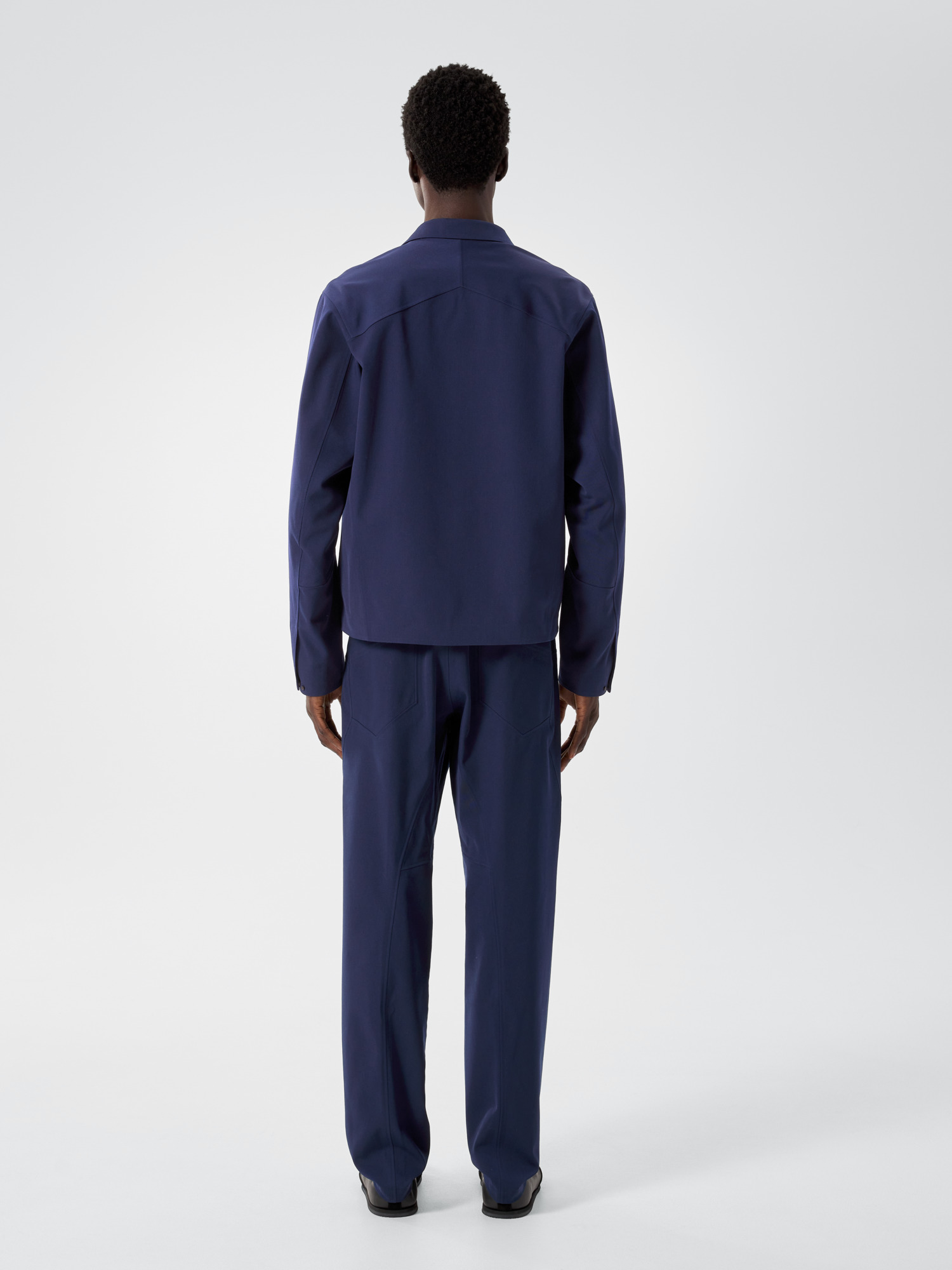 Product Image https://product.arcteryx.co.kr/images/products/686136/F25_X000009959_details_Voronoi_Wool_Jacket_Passport_Back_View.jpg