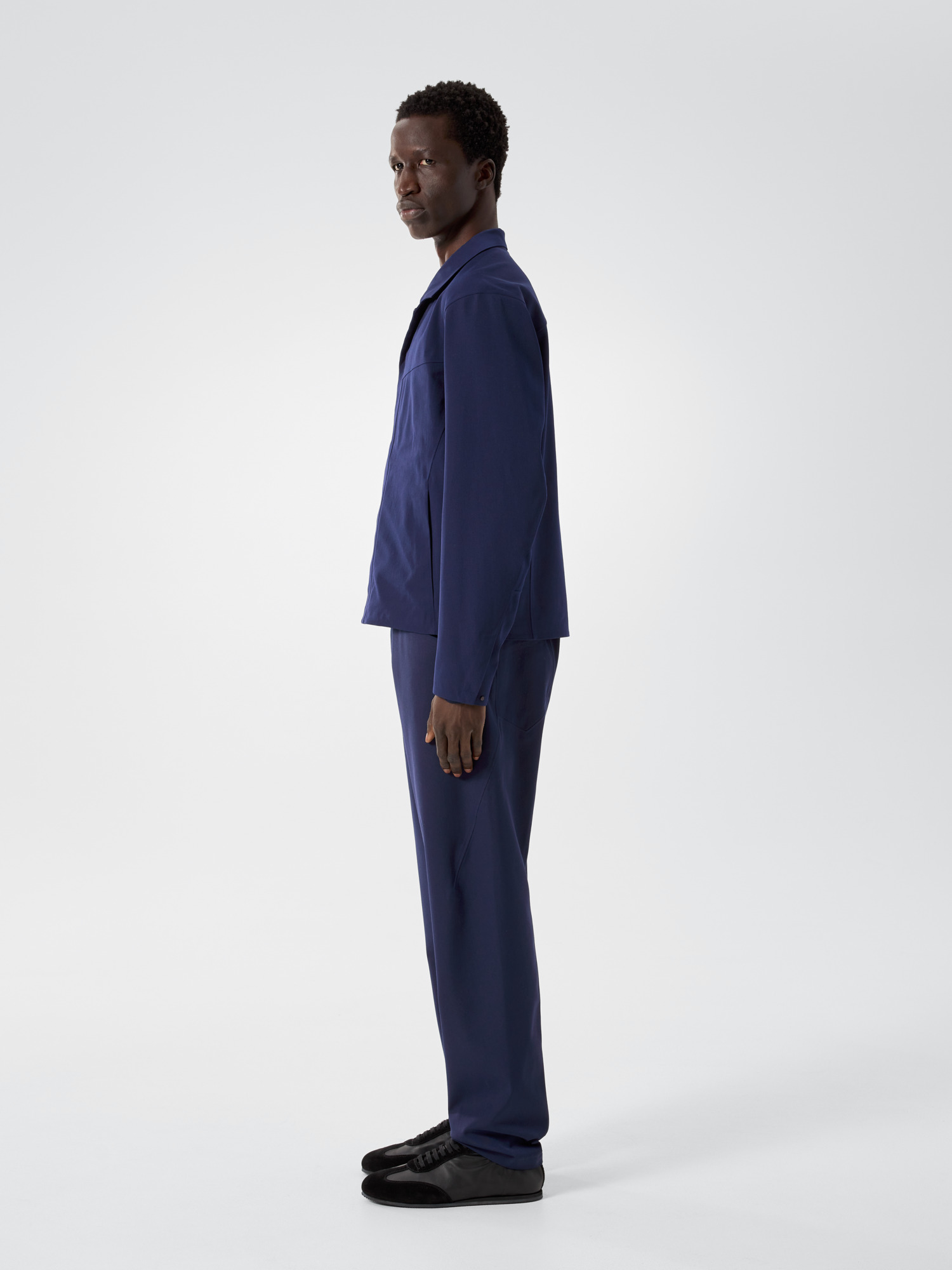 Product Image https://product.arcteryx.co.kr/images/products/686136/F25_X000009959_details_Voronoi_Wool_Jacket_Passport_Side_View.jpg