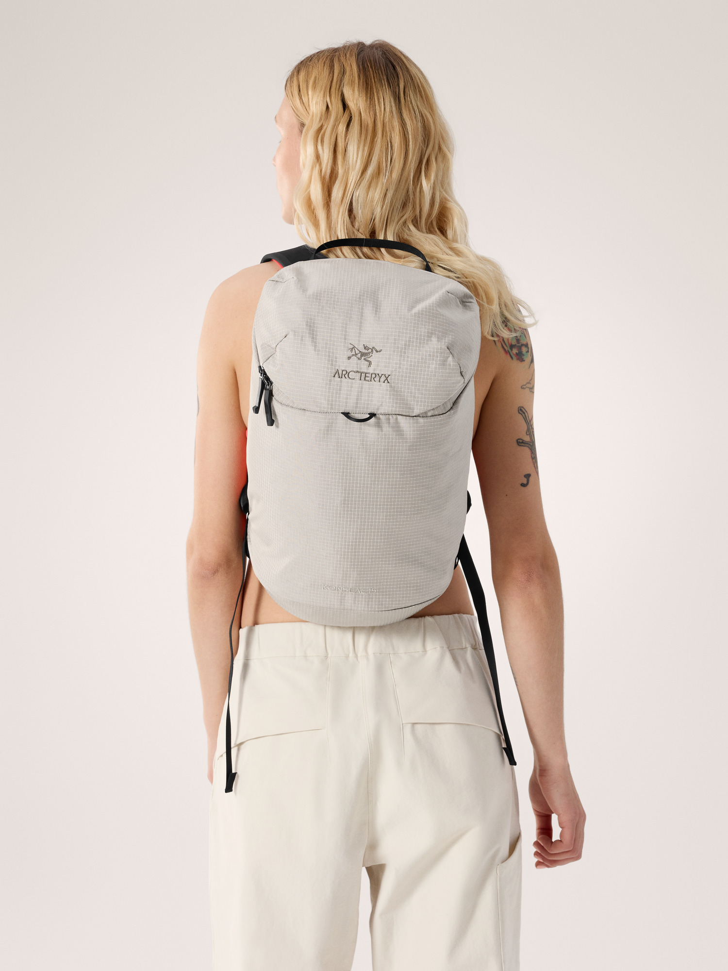 Product Image https://product.arcteryx.co.kr/images/products/686180/S26_X000009832_details_Konseal_15_Backpack_Rune_Front_View.jpg