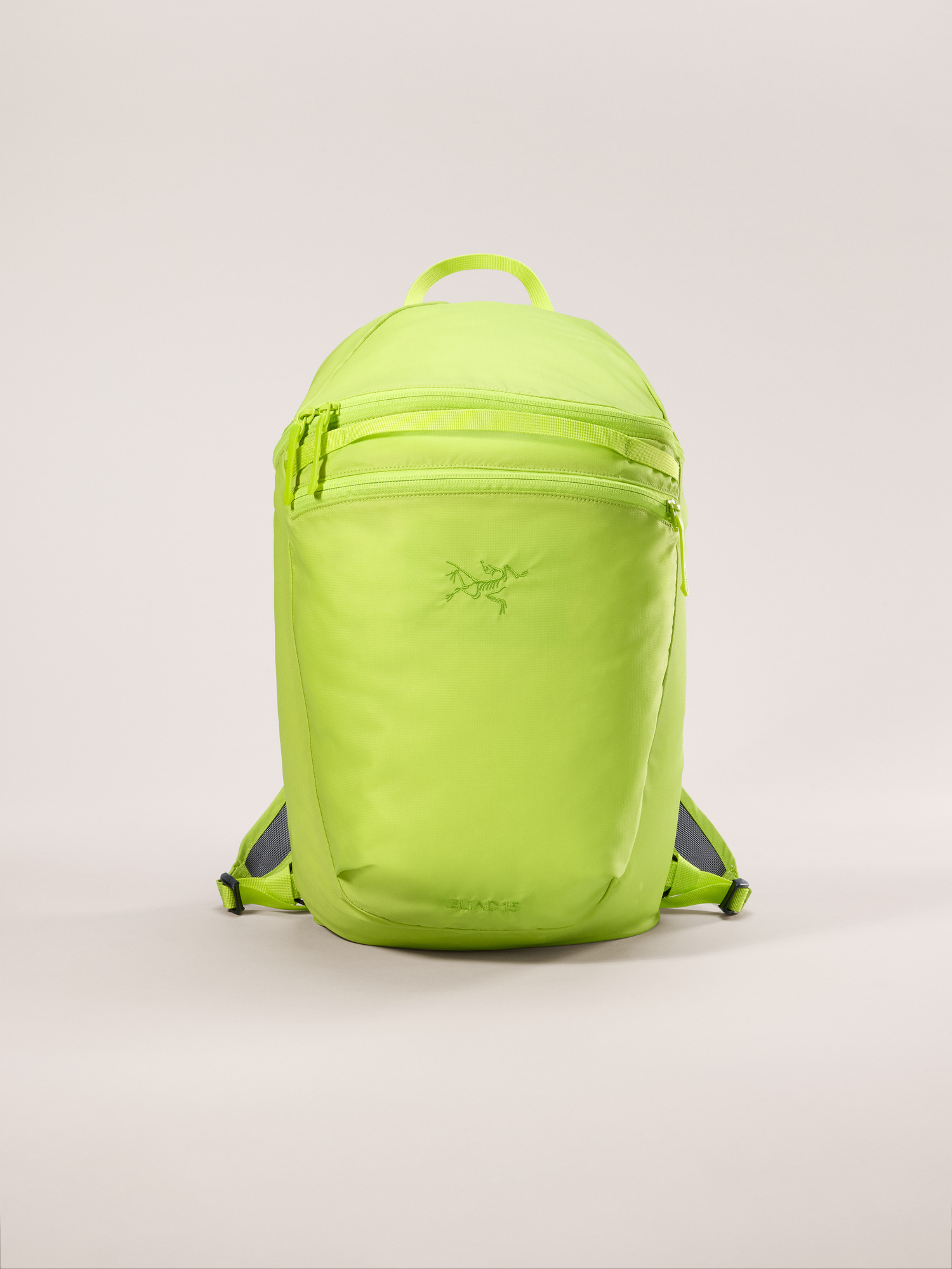 Product Image https://product.arcteryx.co.kr/images/products/686182/S26_X000010358_details_Heliad_15_Backpack_Mantis_Front.jpg