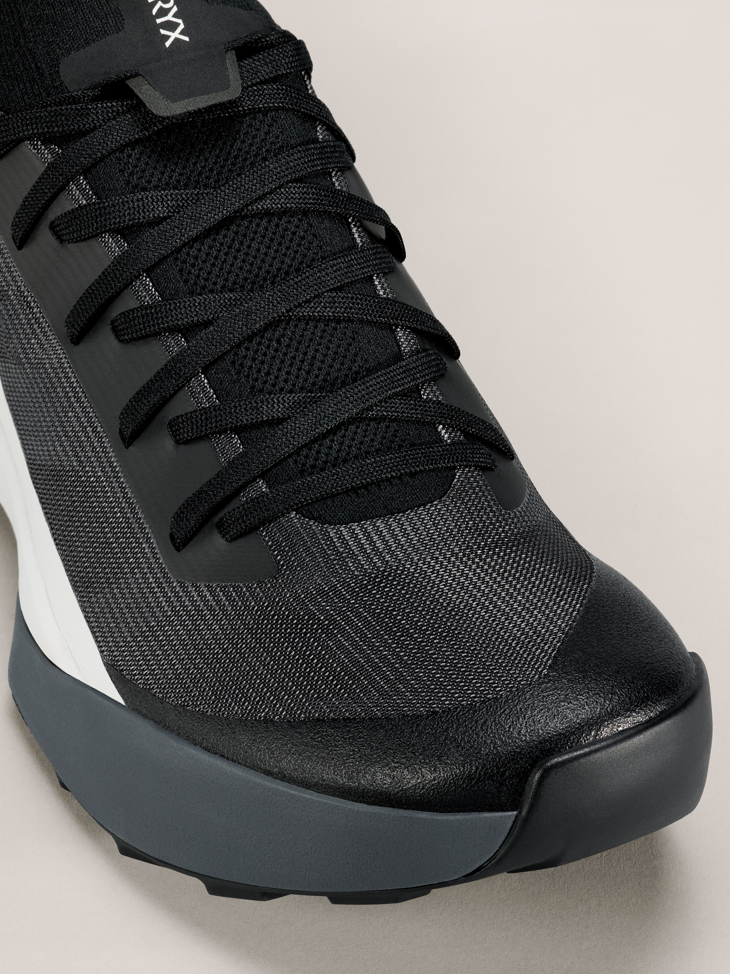 Product Image https://product.arcteryx.co.kr/images/products/686207/S26_X000009613_details_Vertex_Speed_Shoe_Black_Atmos_Hover.jpg