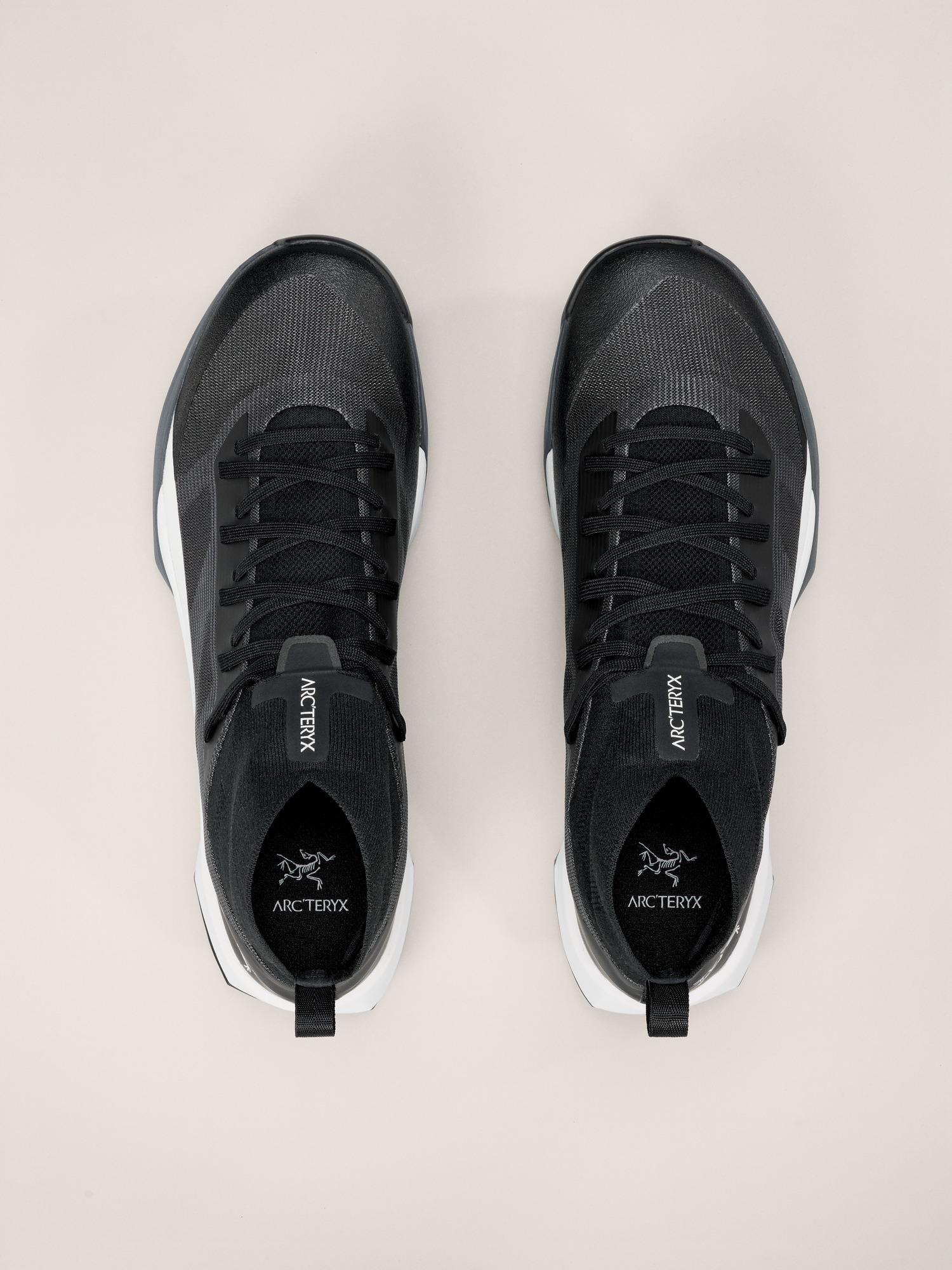 Product Image https://product.arcteryx.co.kr/images/products/686207/S26_X000009613_details_Vertex_Speed_Shoe_Black_Atmos_Pair.jpg