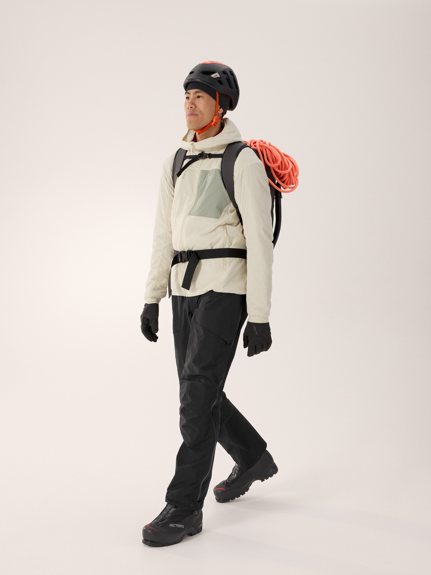 Product Image https://product.arcteryx.co.kr/images/products/686237/S26_X000008436_details_Proton_Hoody_Sea_Salt_Habitat_Full_Body.jpg
