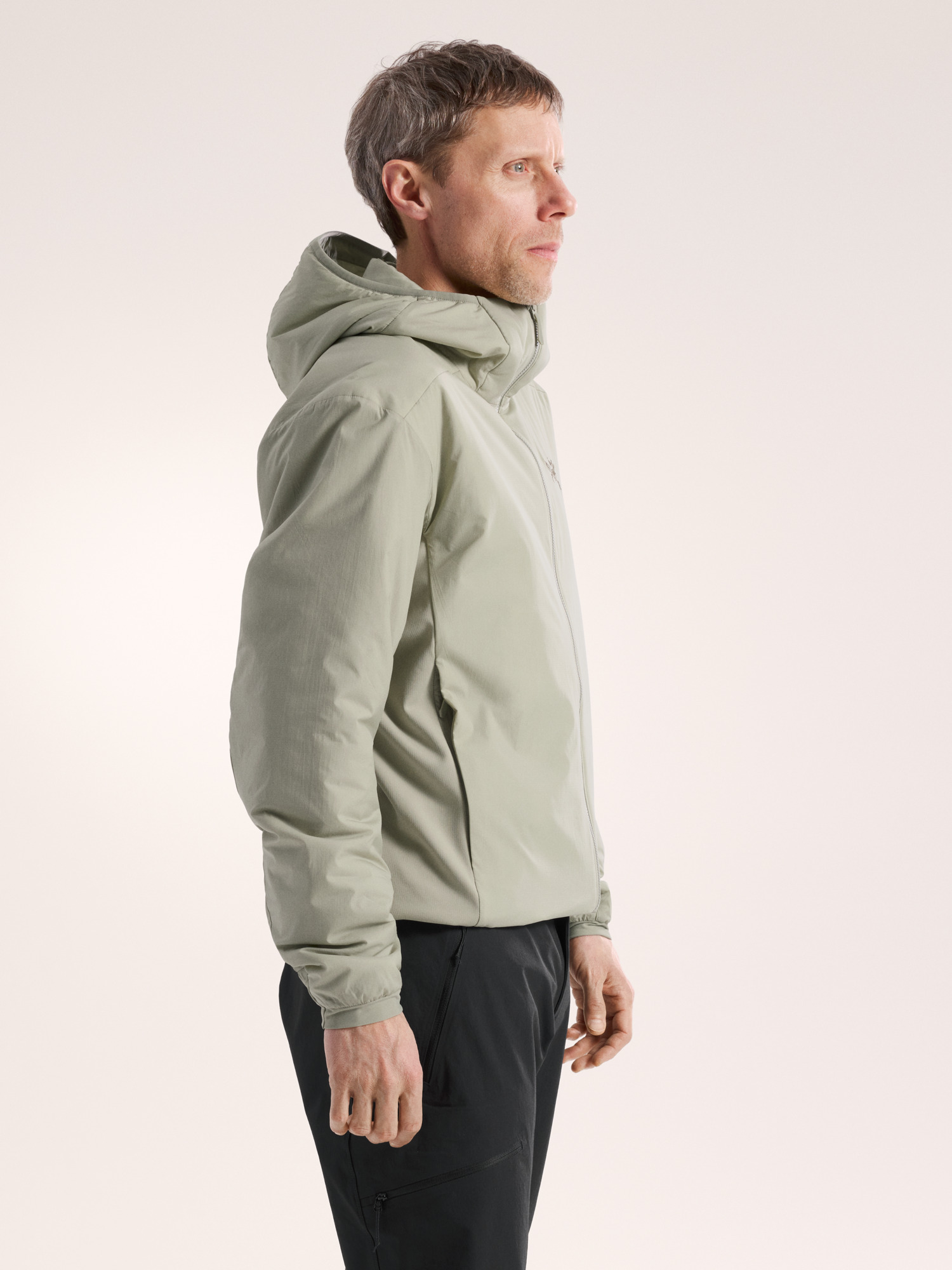 Product Image https://product.arcteryx.co.kr/images/products/686241/S26_X000009556_details_Atom_Hoody_Habitat_Side_View.jpg
