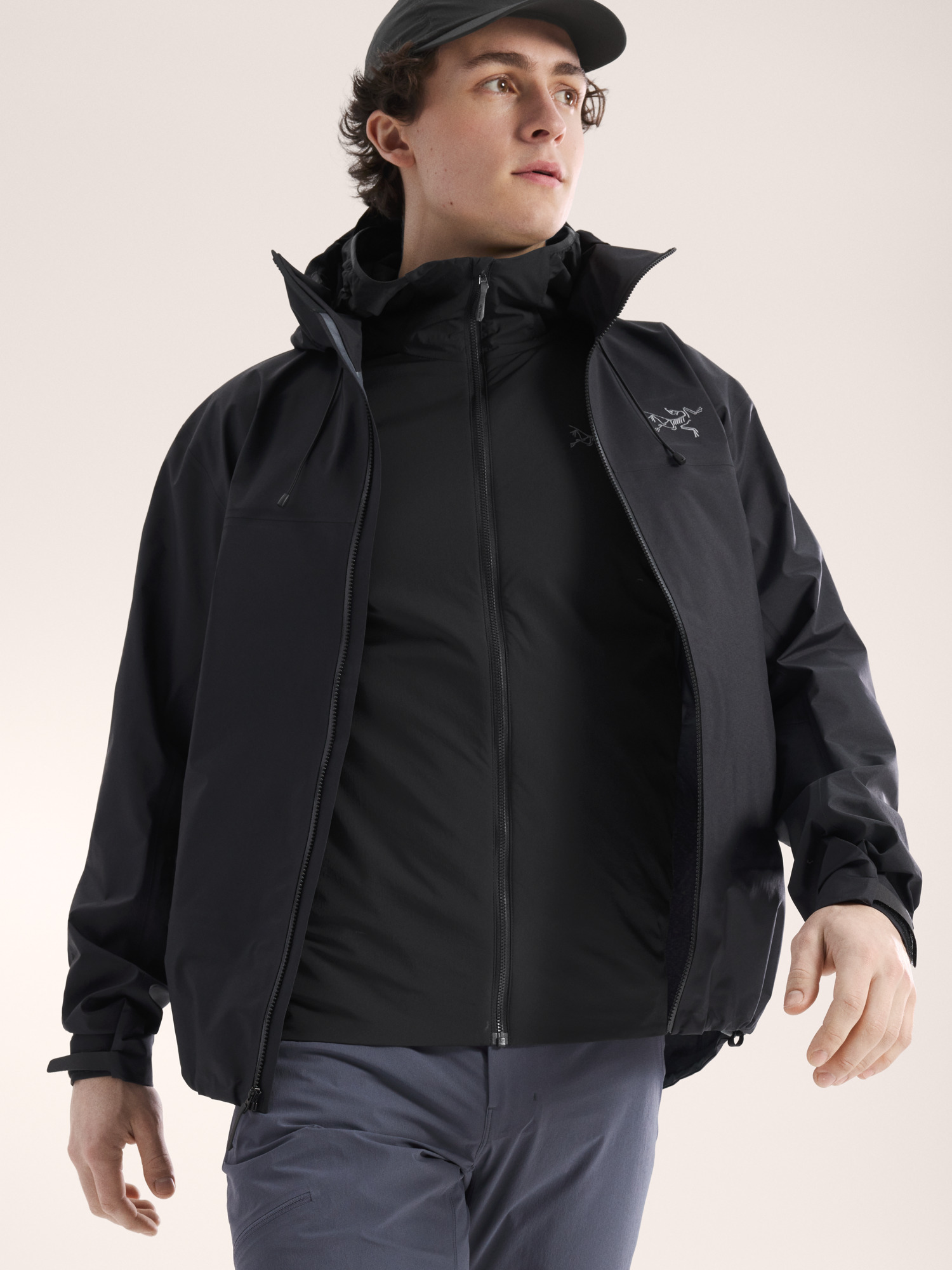 Product Image https://product.arcteryx.co.kr/images/products/686244/S26_X000009560_details_Atom_SL_Hoody_Black_Hover.jpg