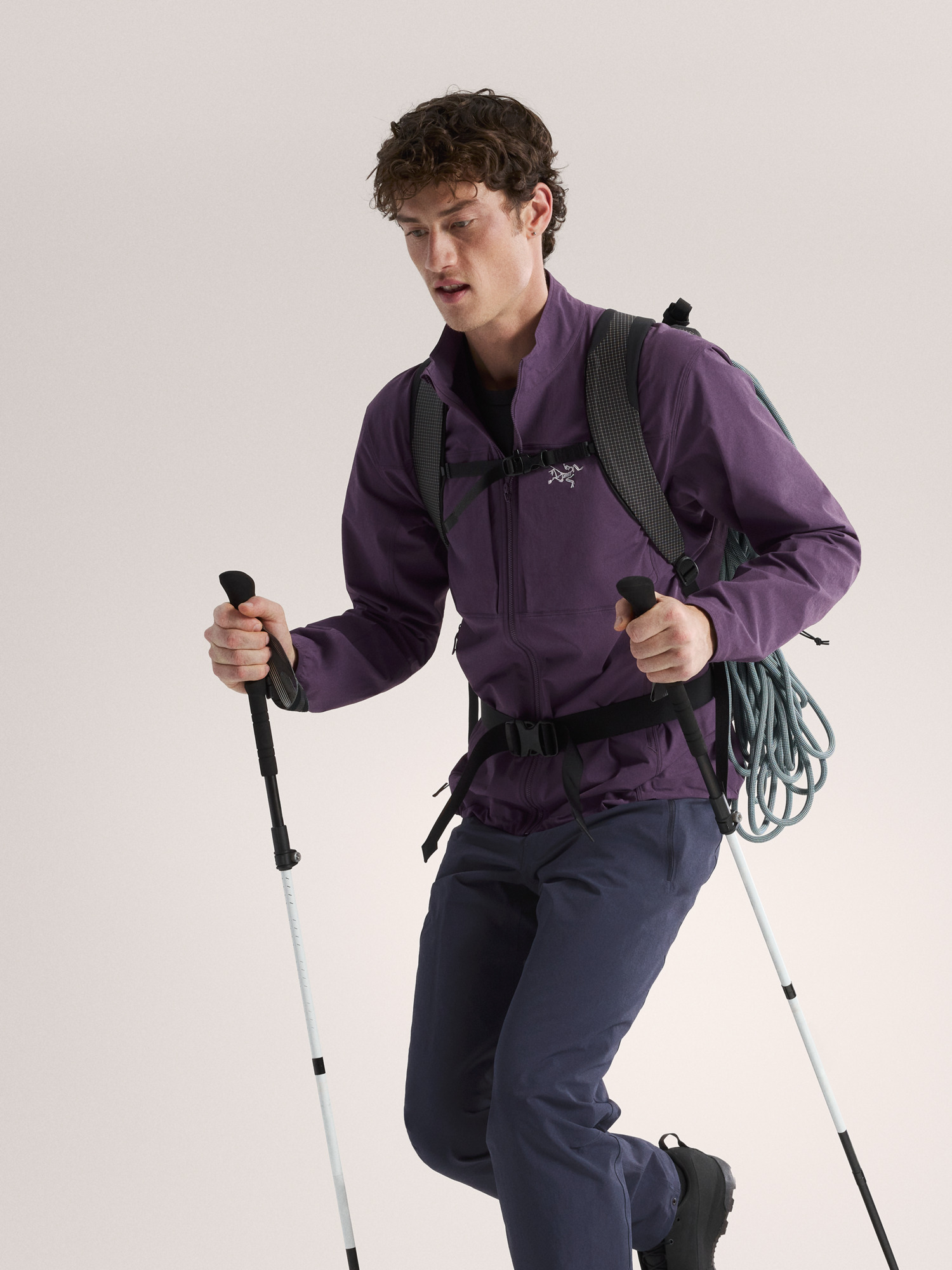 Product Image https://product.arcteryx.co.kr/images/products/686255/S26_X000009908_details_Gamma_Jacket_Moondrop_Full_Body.jpg