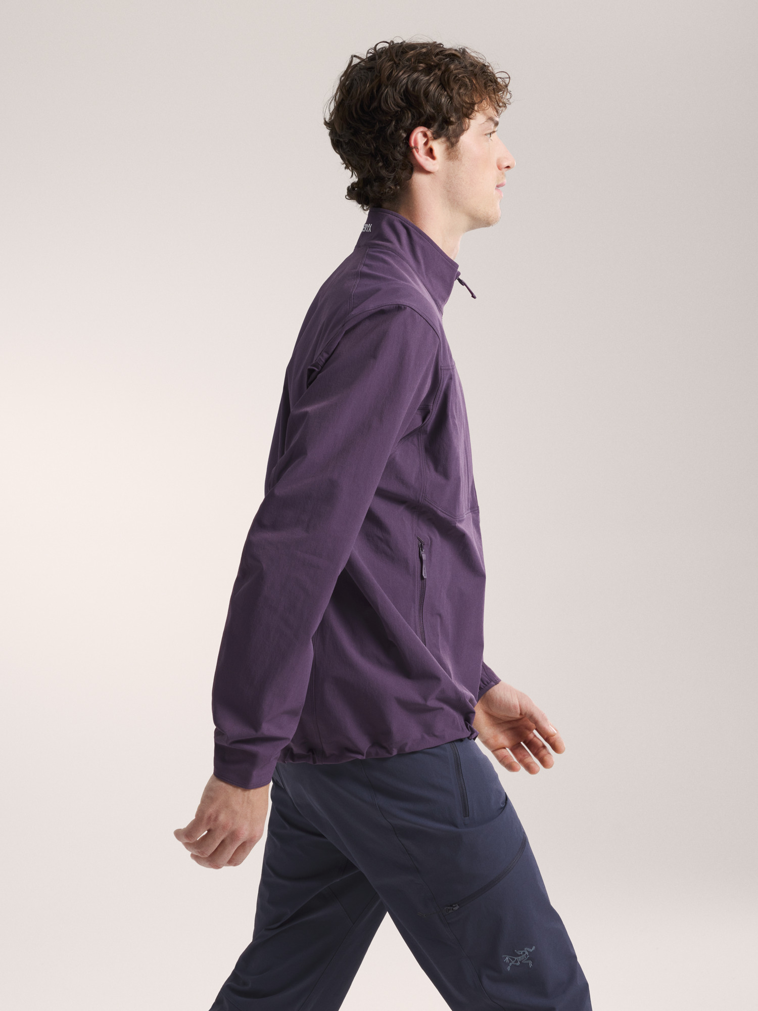 Product Image https://product.arcteryx.co.kr/images/products/686255/S26_X000009908_details_Gamma_Jacket_Moondrop_Side_View.jpg