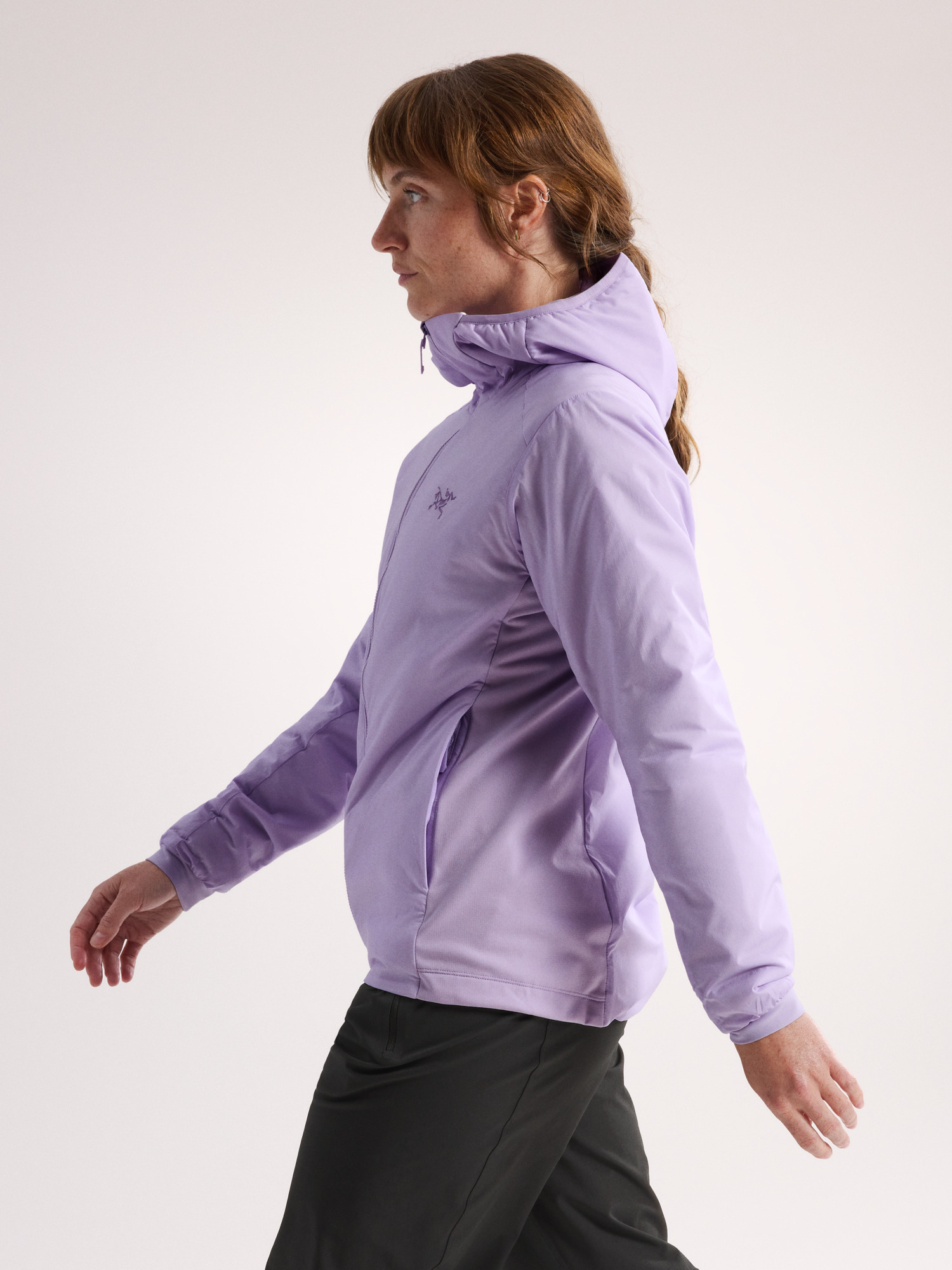 Product Image https://product.arcteryx.co.kr/images/products/686276/S26_X000009452_details_Atom_Hoody_Mallow_Women_s_Side_View.jpg