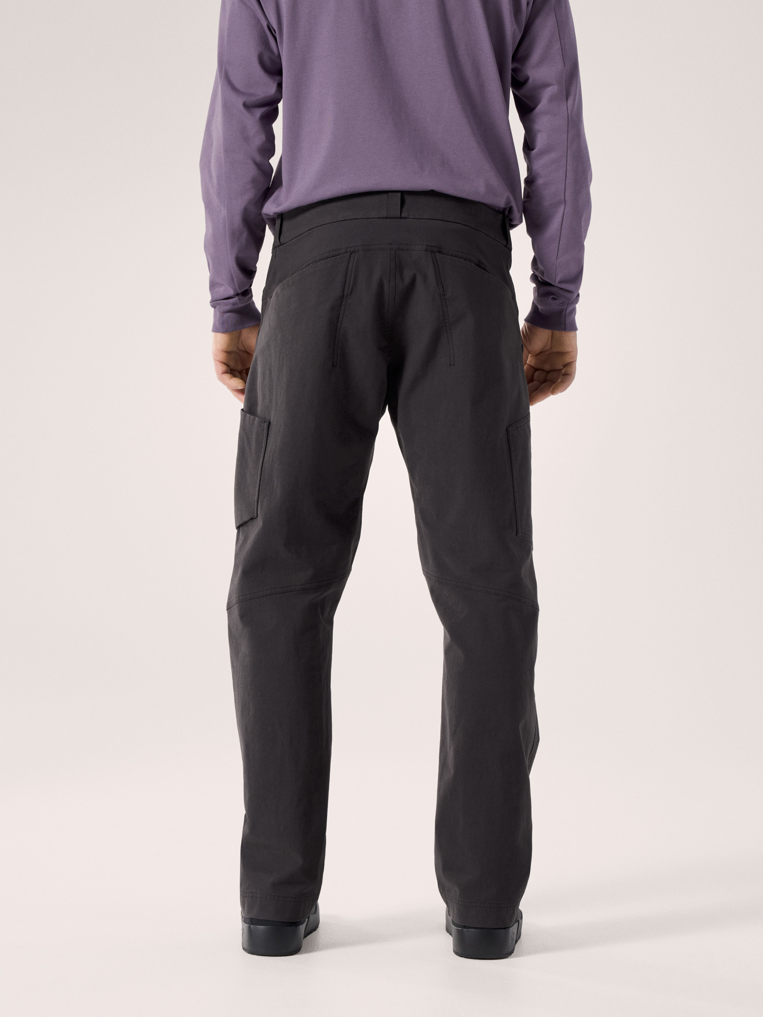 Product Image https://product.arcteryx.co.kr/images/products/686308/S26_X000009316_details_Cronin_Cotton_Pant_Black_Back_View.jpg