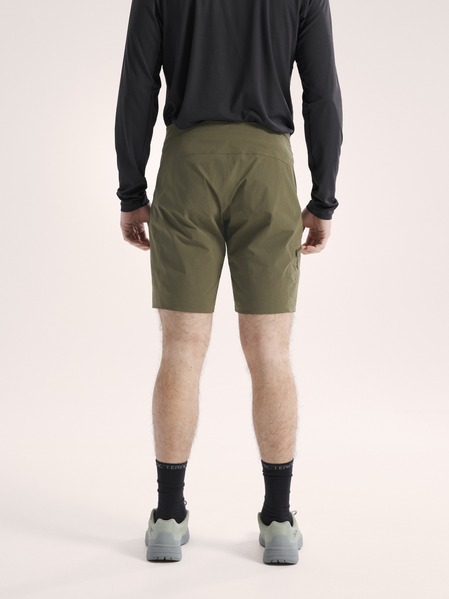 Product Image https://product.arcteryx.co.kr/images/products/686312/S26_X000009531_details_Gamma_SL_Short_9_Tatsu_Back_View.jpg