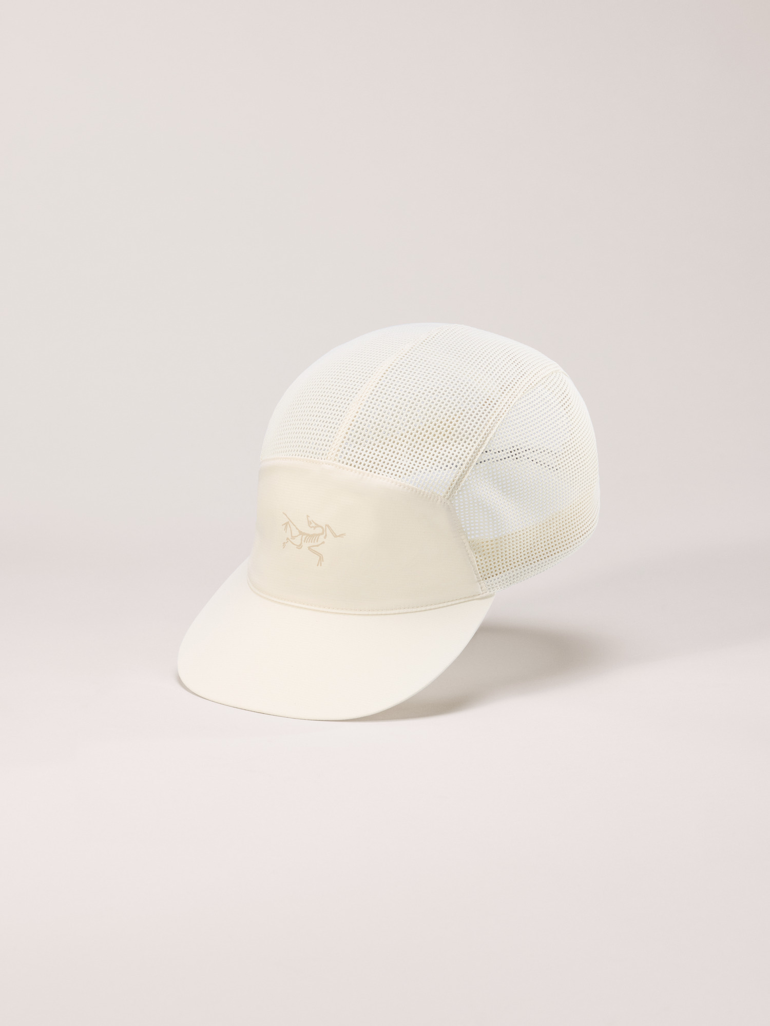 Product Image https://product.arcteryx.co.kr/images/products/686438/S26_X000010181_details_Norvan_Mesh_5_Panel_Cap_Sea_Salt_Front.jpg