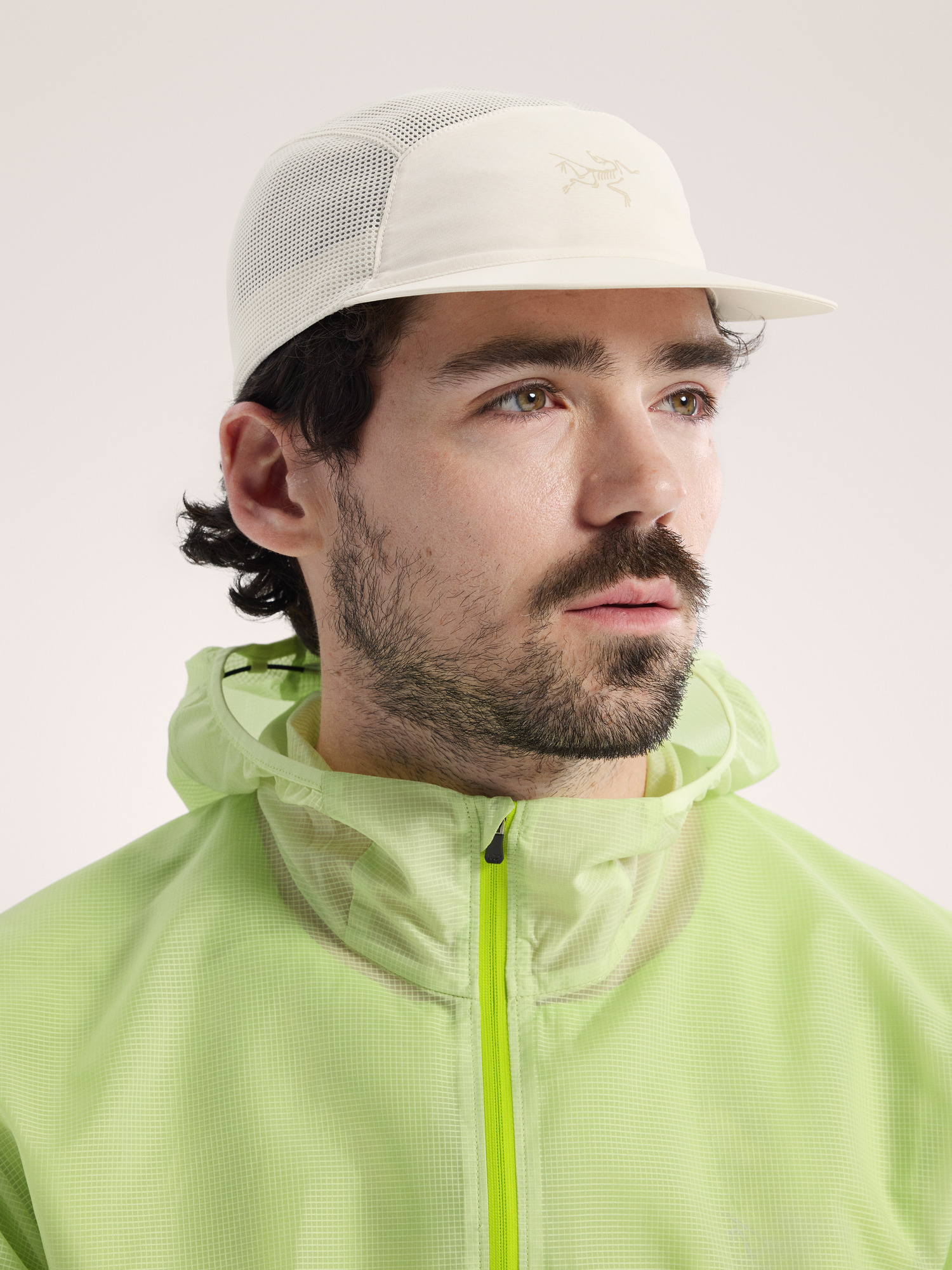 Product Image https://product.arcteryx.co.kr/images/products/686438/S26_X000010181_details_Norvan_Mesh_5_Panel_Cap_Sea_Salt_Front_View.jpg