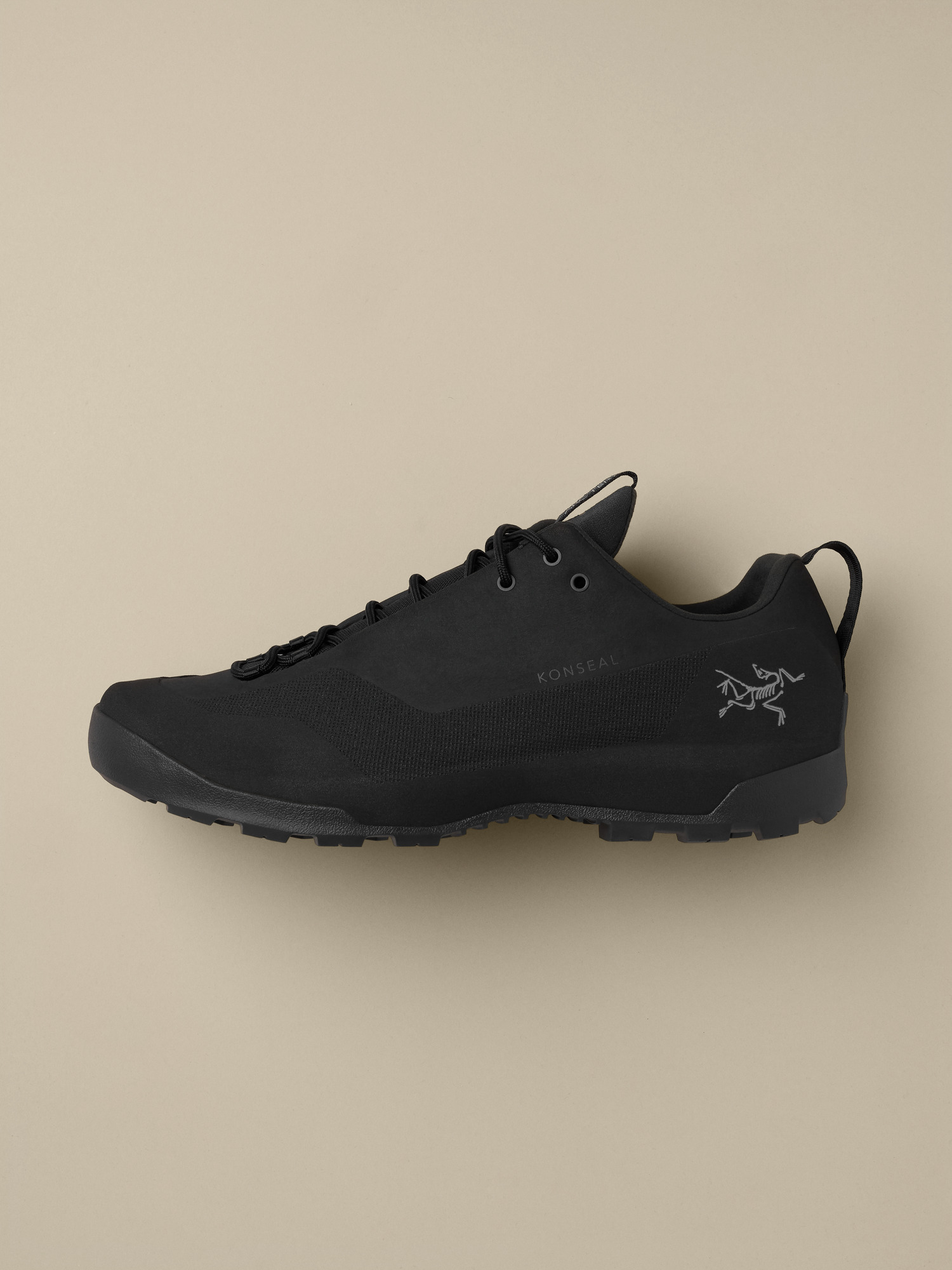 Product Image https://product.arcteryx.co.kr/images/products/686682/F26_X000009970_details_Konseal_Shoe_Black_Black_Women_s_Profile.jpg