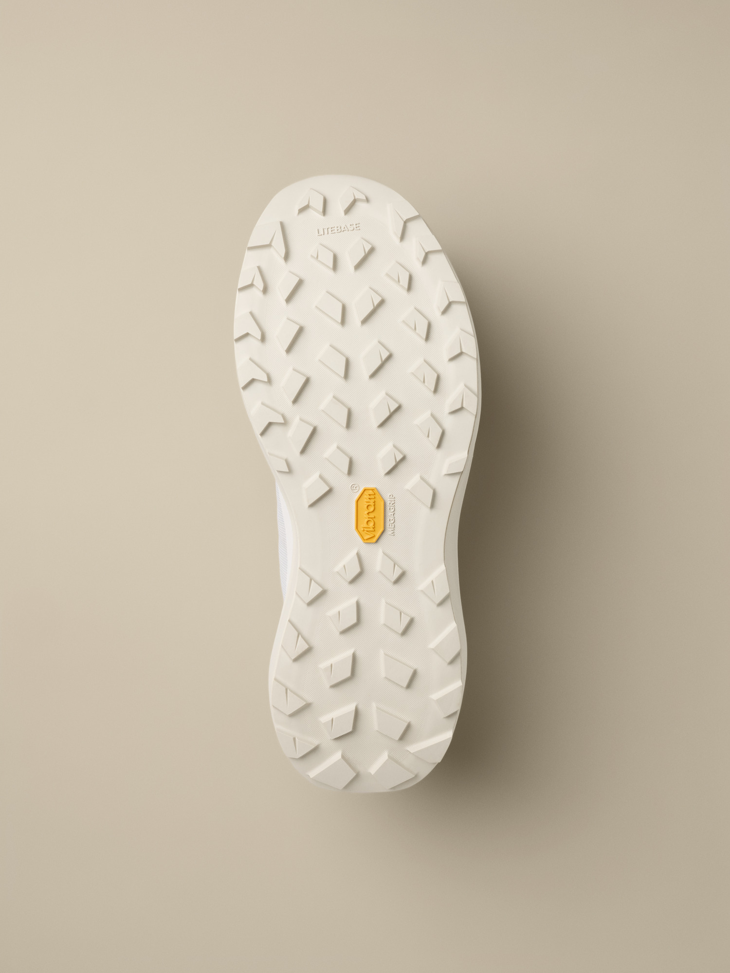 Product Image https://product.arcteryx.co.kr/images/products/686683/F26_X000010400_details_Norvan_LD_4_Shoe_Atmos_Solitude_Women_s_Sole.jpg