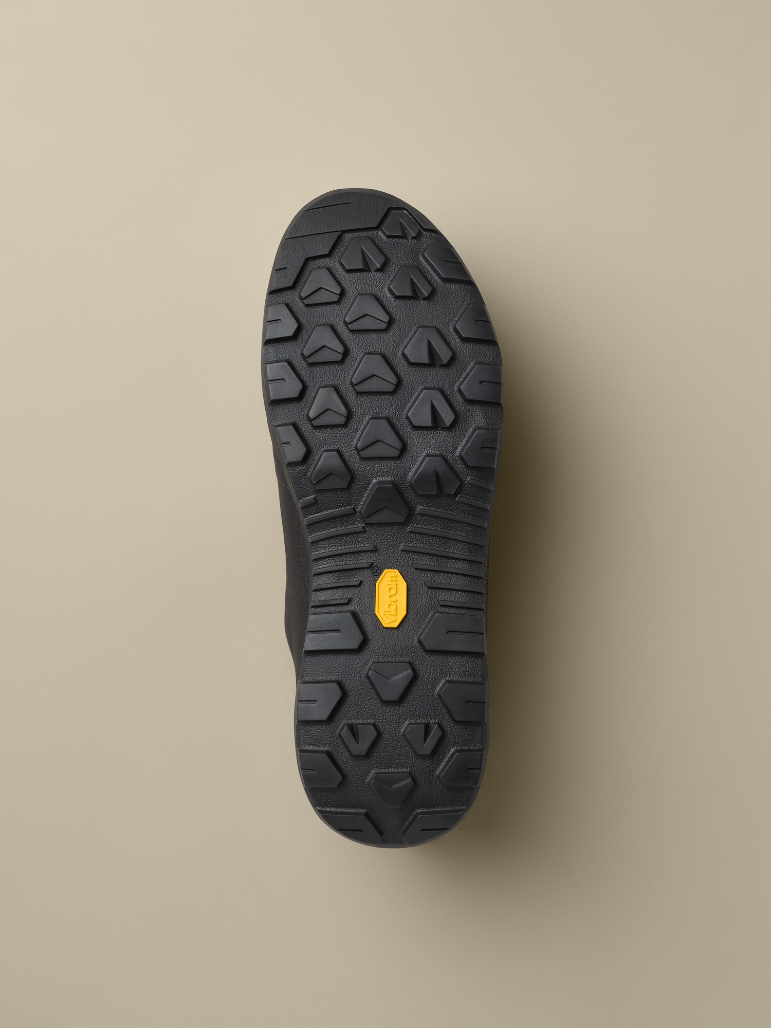 Product Image https://product.arcteryx.co.kr/images/products/686726/F26_X000009833_details_Konseal_GTX_Shoe_Black_Black_Sole.jpg
