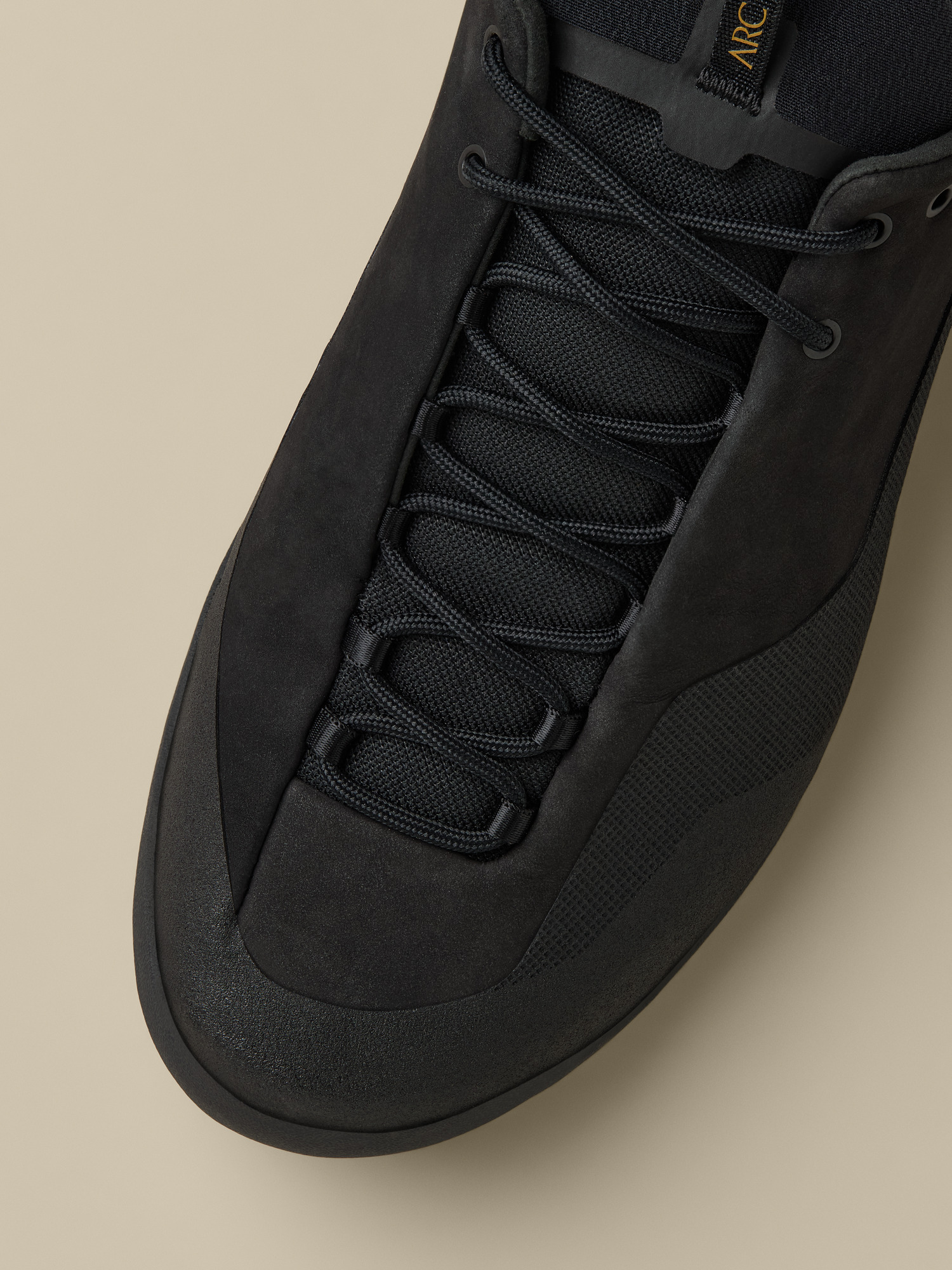 Product Image https://product.arcteryx.co.kr/images/products/686734/F26_X000009972_details_Konseal_GTX_Shoe_Black_Black_Women_s_Hover.jpg