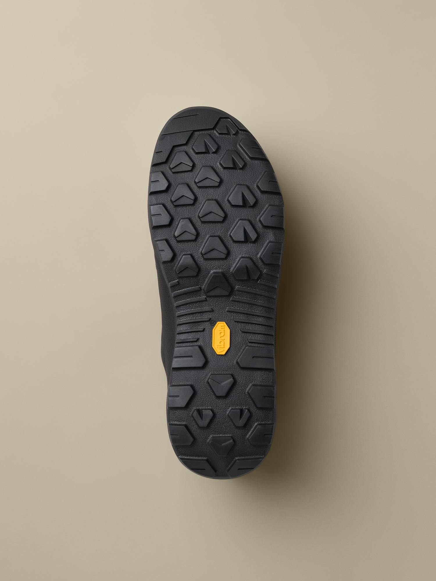 Product Image https://product.arcteryx.co.kr/images/products/686734/F26_X000009972_details_Konseal_GTX_Shoe_Black_Black_Women_s_Sole.jpg