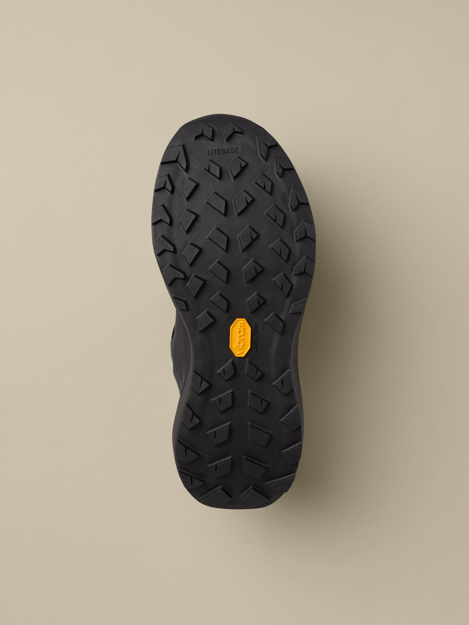 Product Image https://product.arcteryx.co.kr/images/products/686737/F26_X000010399_details_Norvan_LD_4_GTX_Shoe_Black_Black_Women_s_Sole.jpg