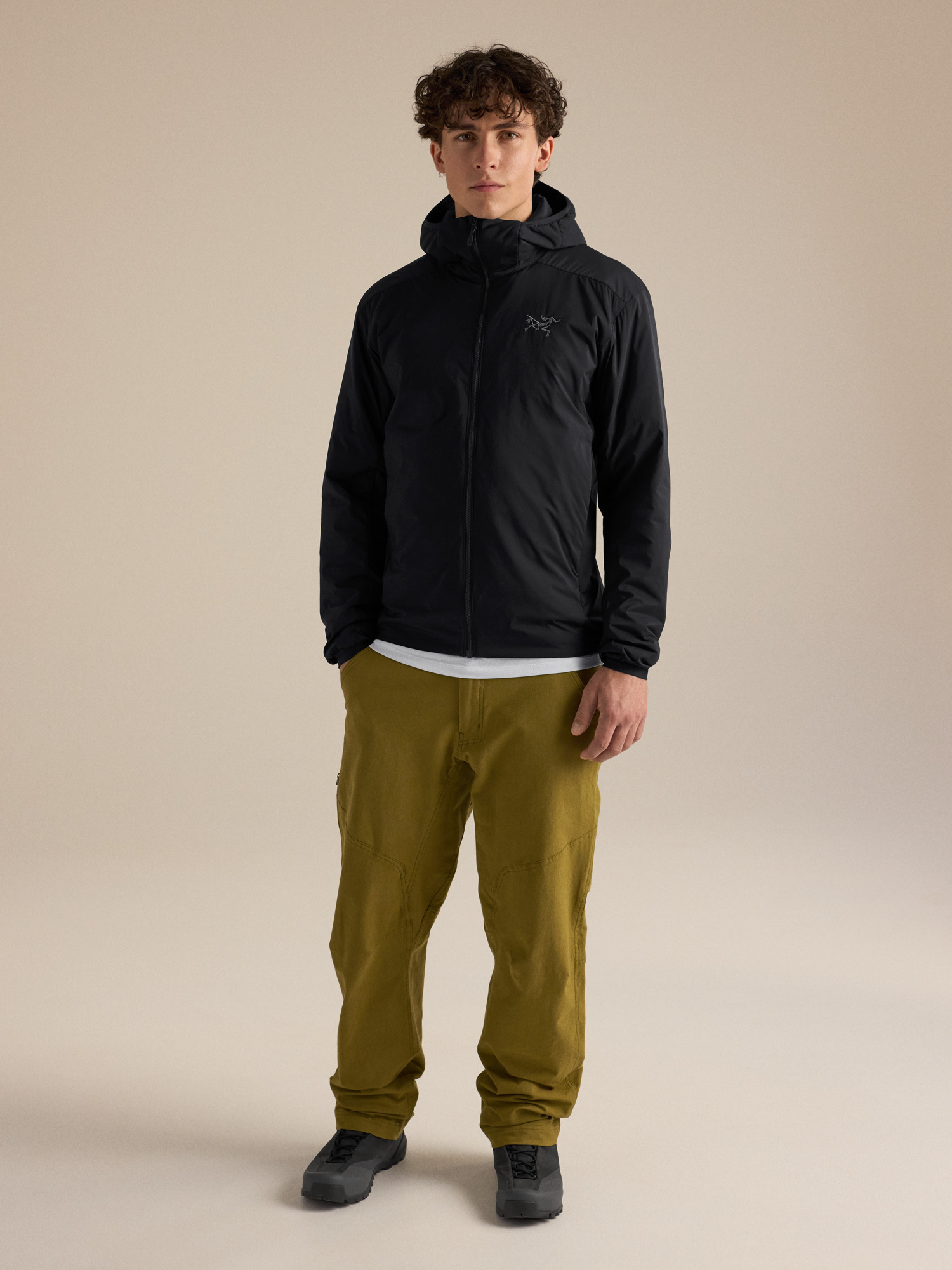 Product Image https://product.arcteryx.co.kr/images/products/686747/F26_X000009556_details_Atom_Hoody_Black_Full_Body.jpg
