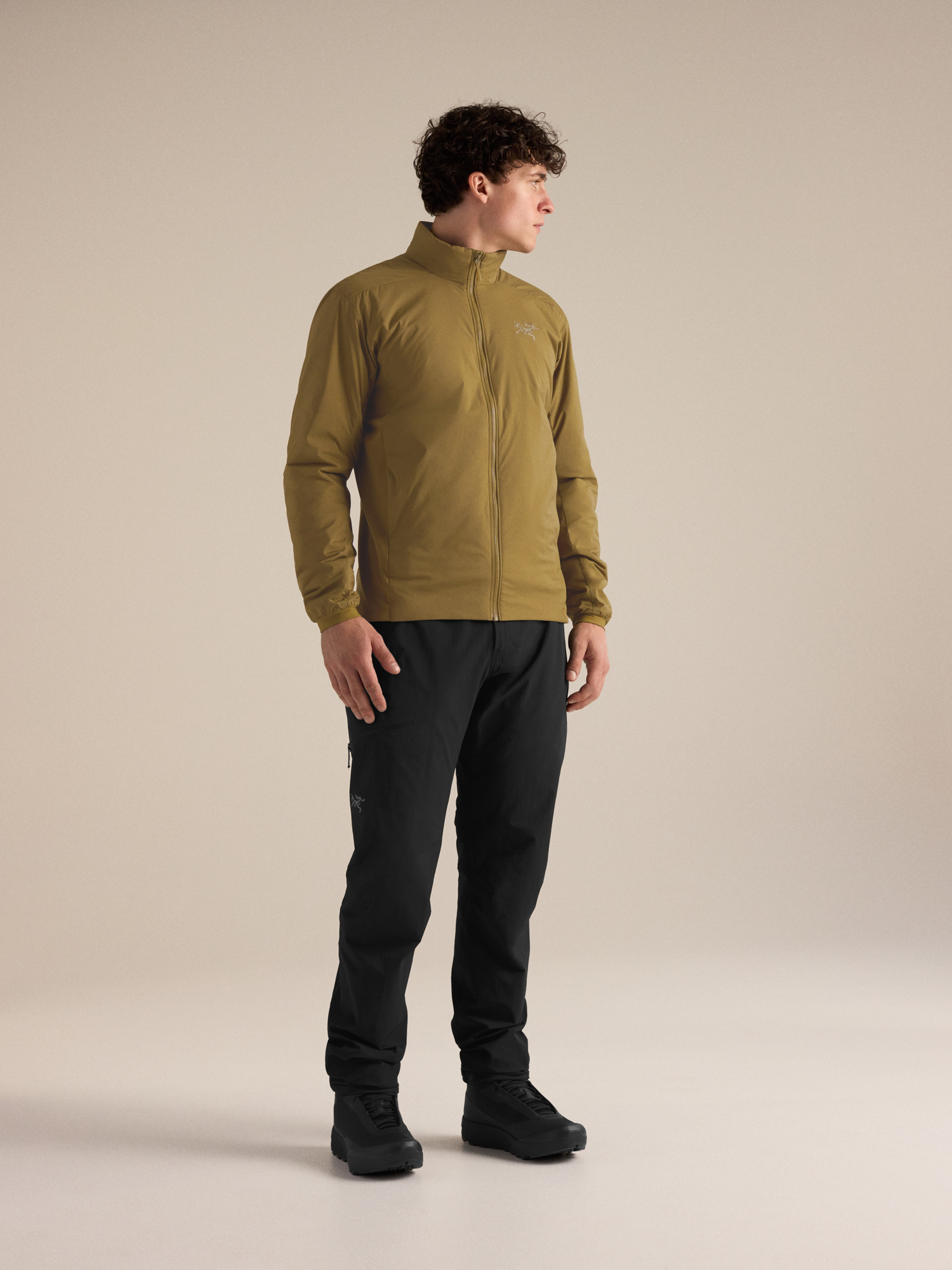 Product Image https://product.arcteryx.co.kr/images/products/686749/F26_X000009561_details_Atom_Jacket_Bracken_Full_Body.jpg
