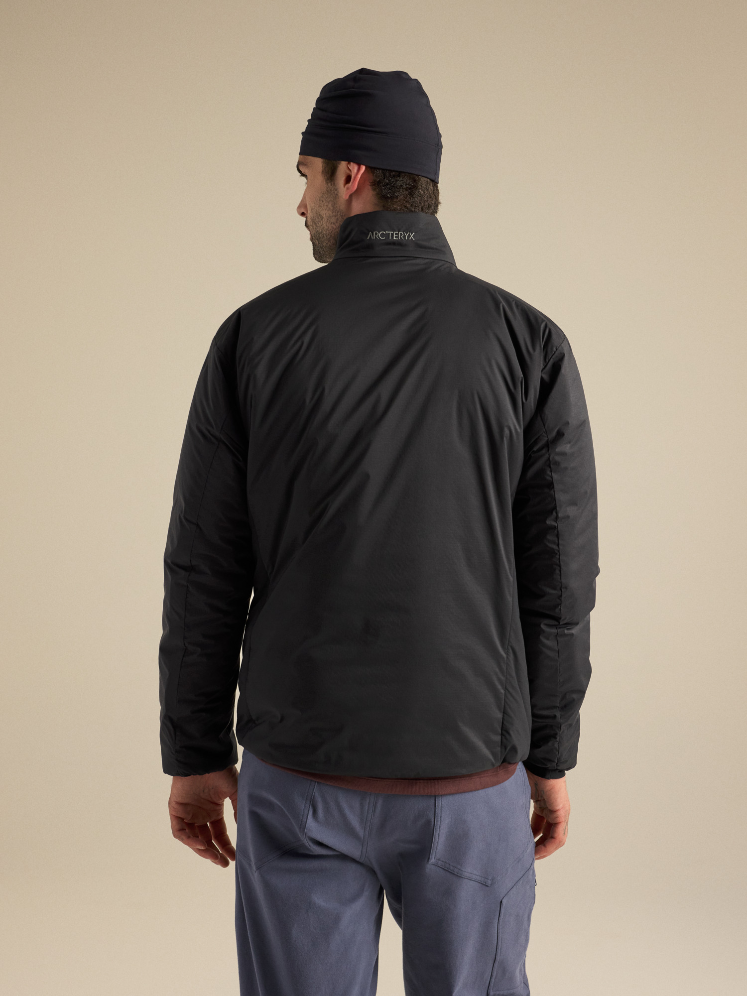 Product Image https://product.arcteryx.co.kr/images/products/686753/F26_X000009901_details_Atom_SV_Jacket_Black_Back_View.jpg