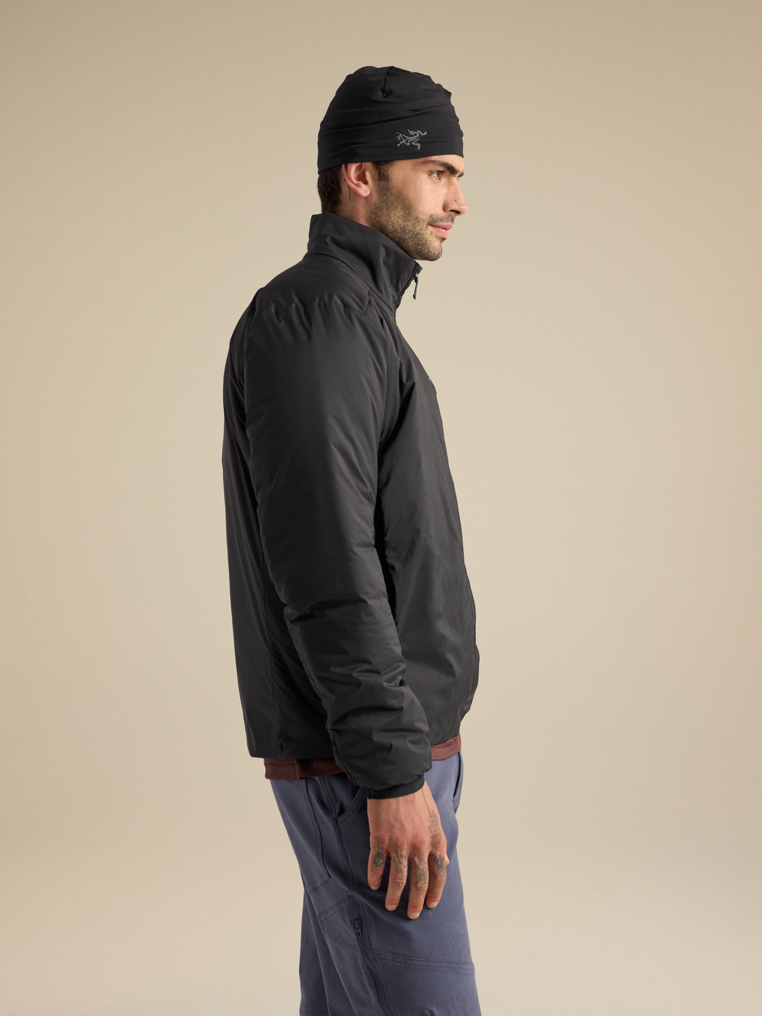 Product Image https://product.arcteryx.co.kr/images/products/686753/F26_X000009901_details_Atom_SV_Jacket_Black_Side_View.jpg