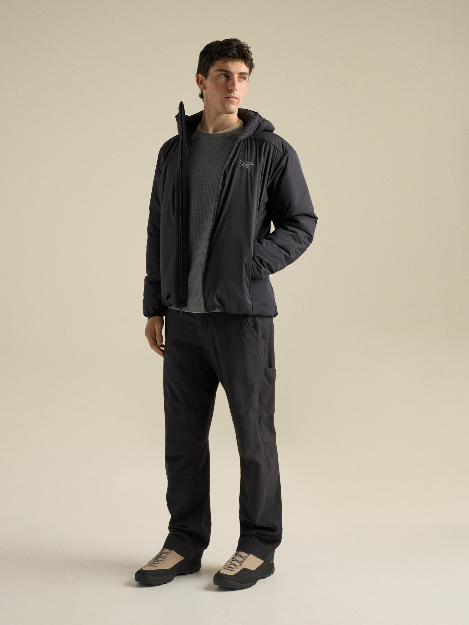 Product Image https://product.arcteryx.co.kr/images/products/686754/F26_X000009902_details_Atom_SV_Hoody_Black_Hover.jpg