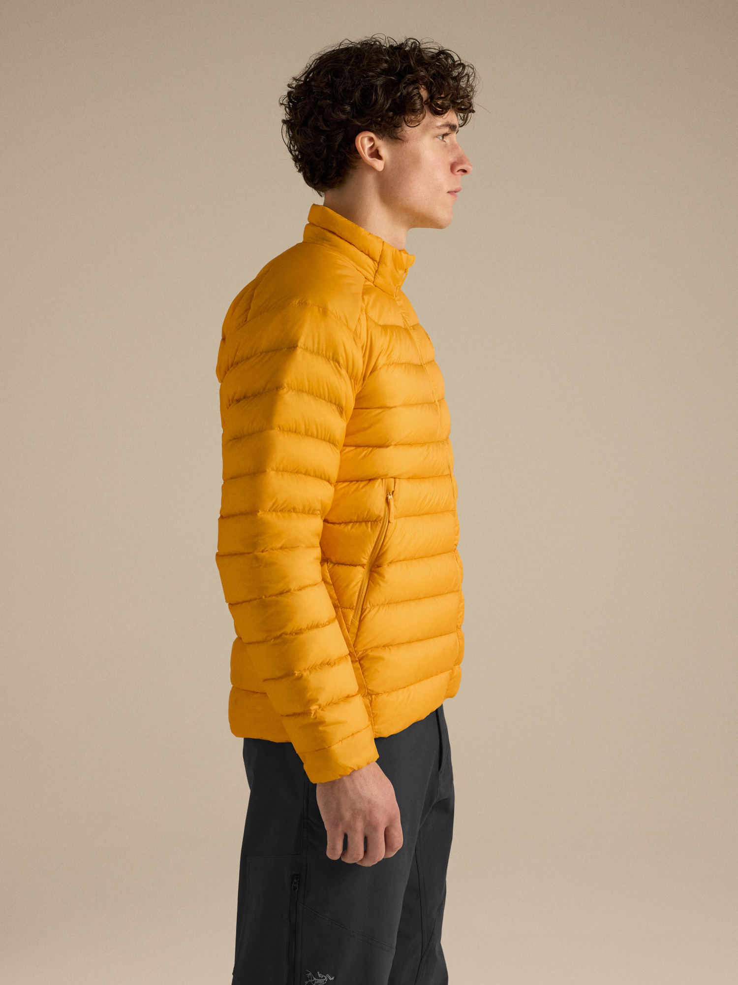 Product Image https://product.arcteryx.co.kr/images/products/686765/F26_X000010579_details_Cerium_Jacket_Larch_Side_View.jpg