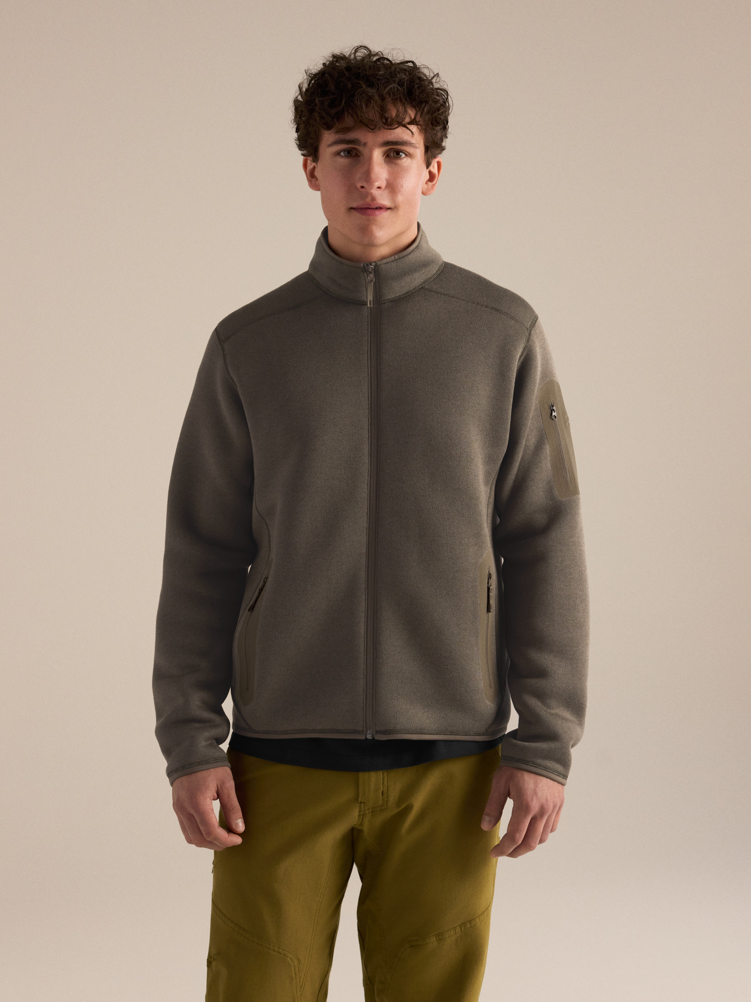 Product Image https://product.arcteryx.co.kr/images/products/686772/F26_X000010727_details_Covert_Cardigan_Mongoose_Heather_Front_View.jpg